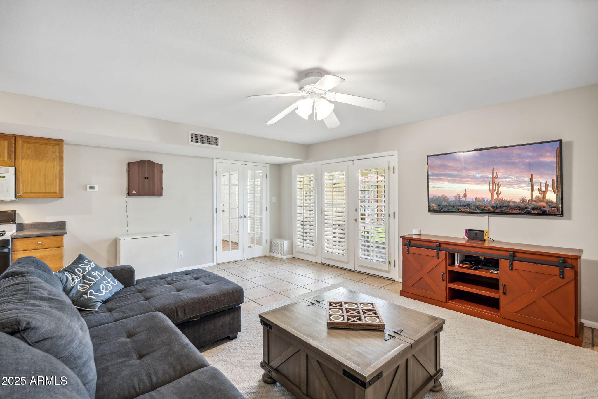 2016 E ORANGEWOOD Avenue