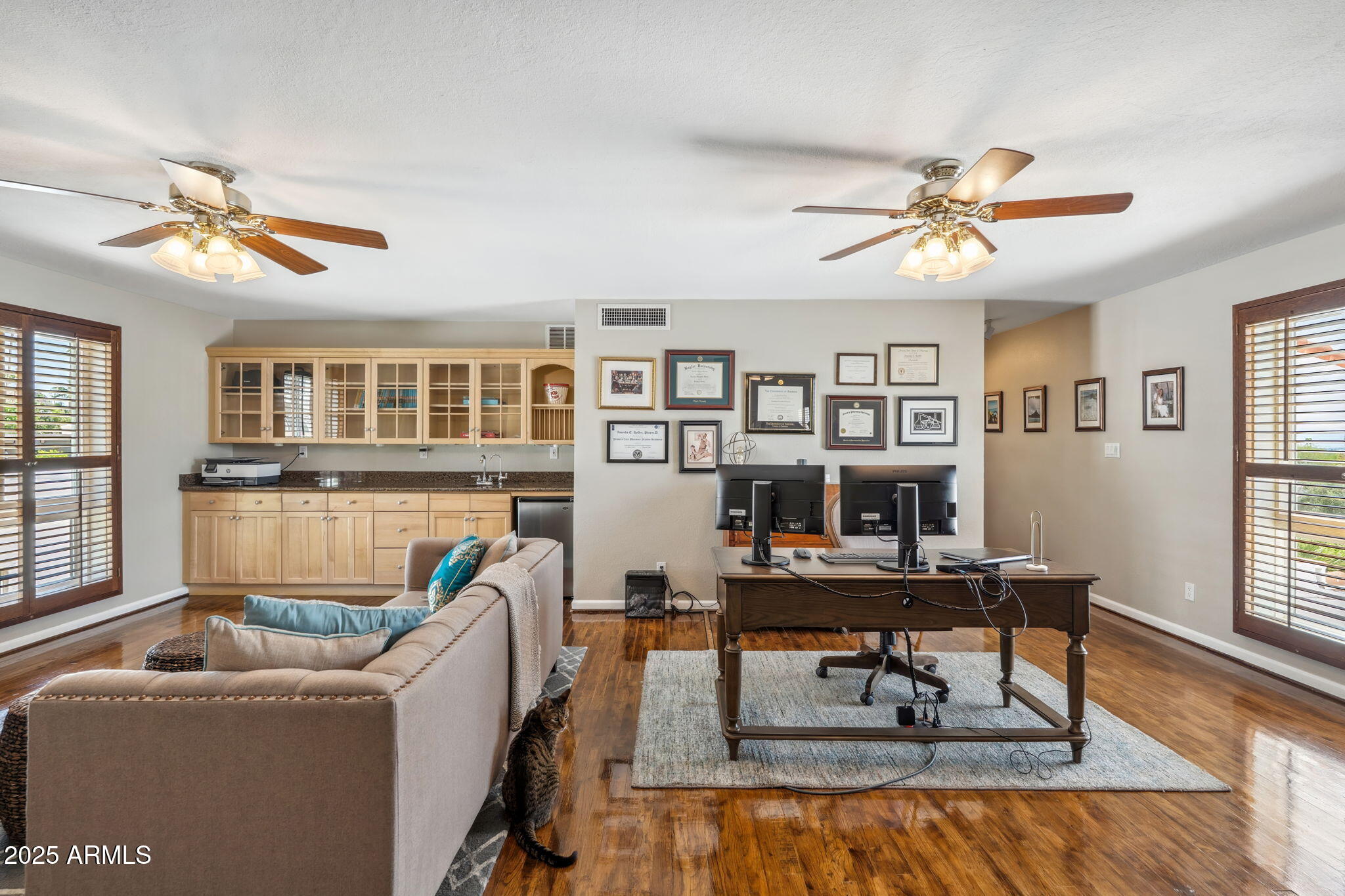 2016 E ORANGEWOOD Avenue