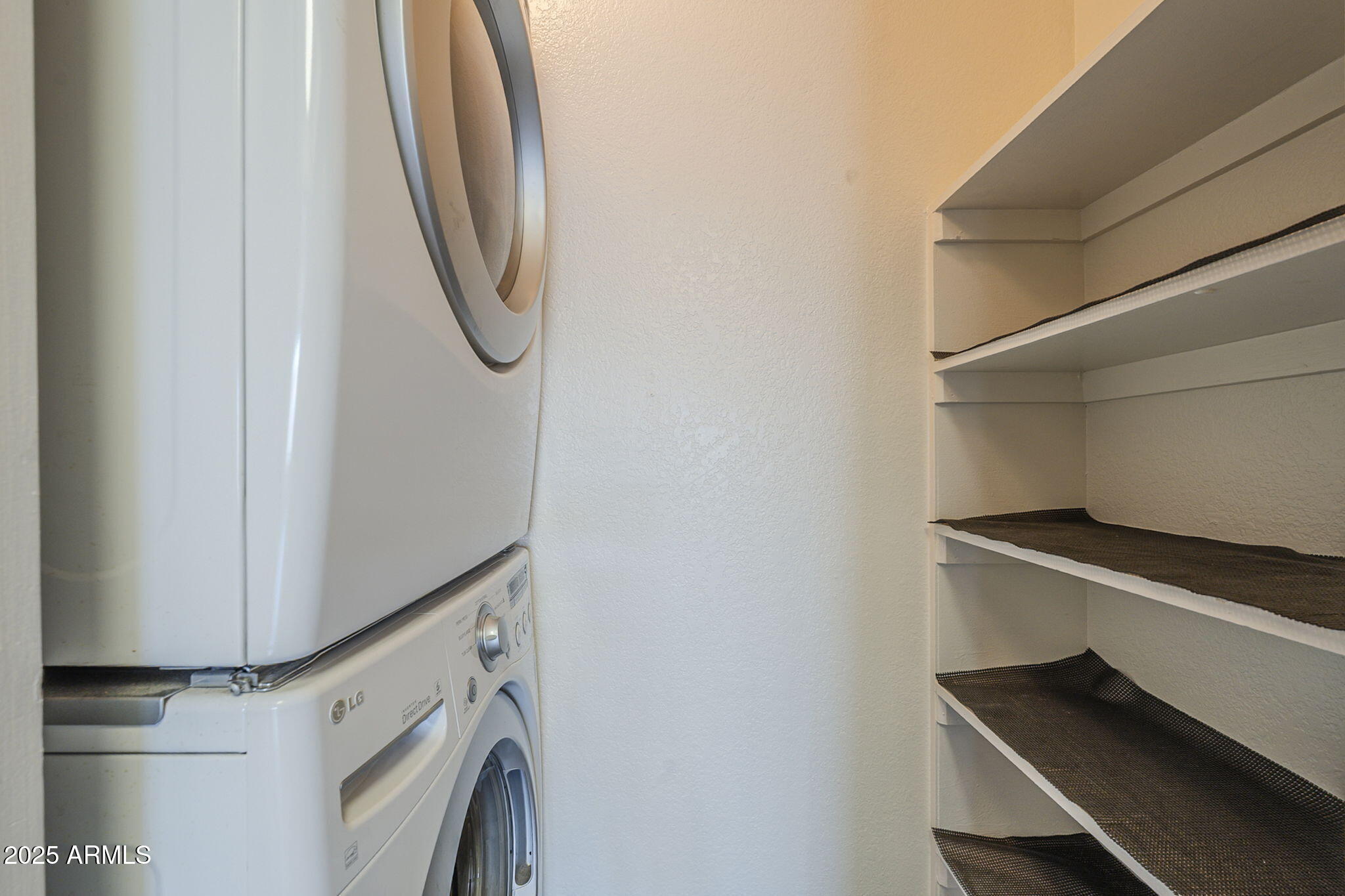 1402 E GUADALUPE Road, 122