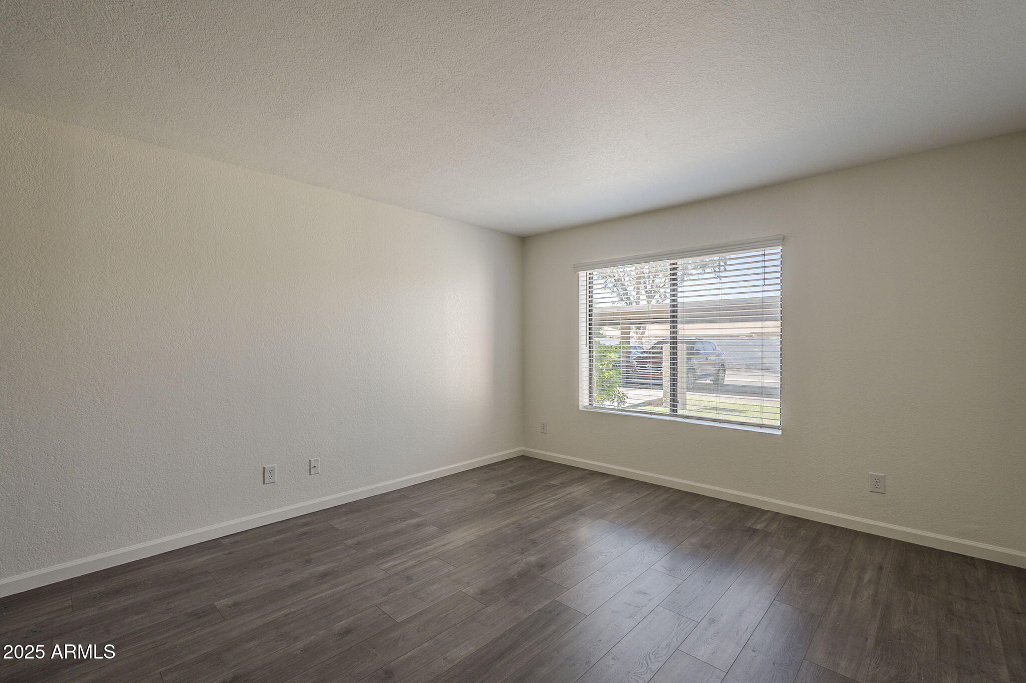 1402 E GUADALUPE Road, 122