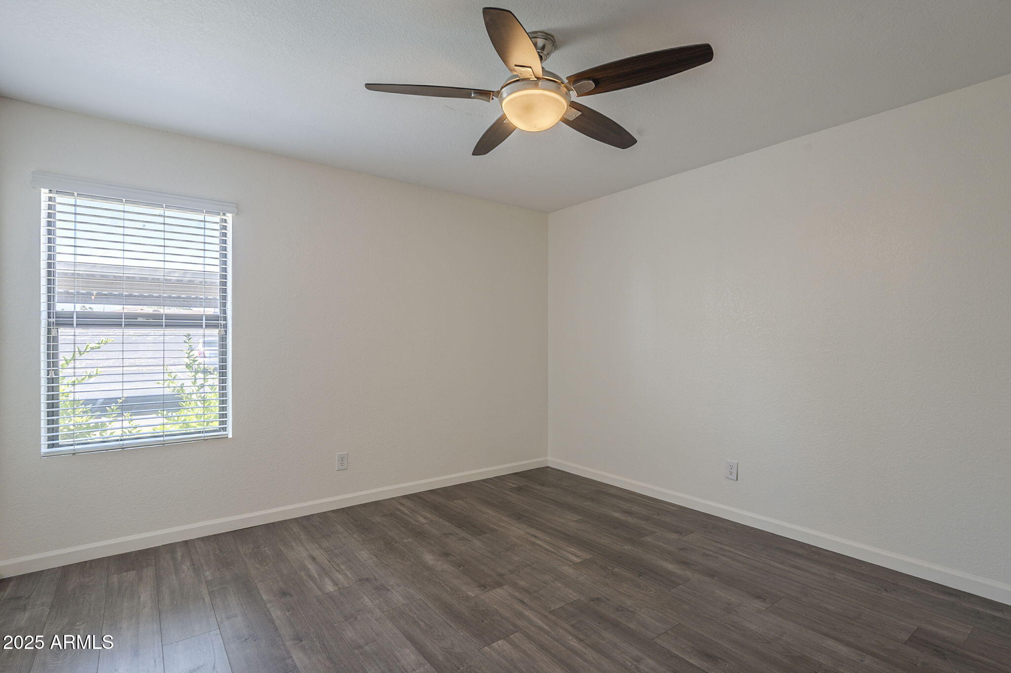 1402 E GUADALUPE Road, 122