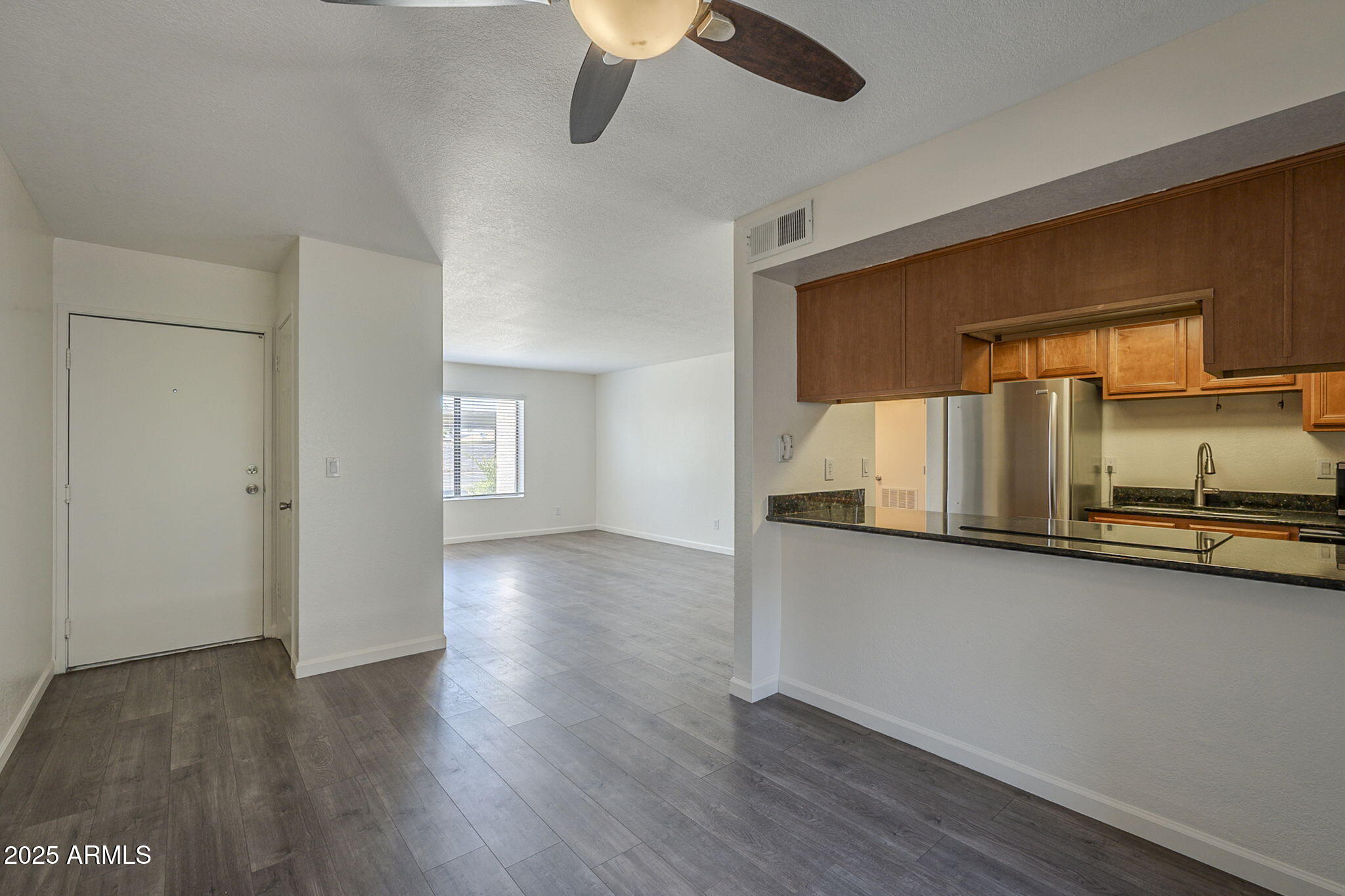 1402 E GUADALUPE Road, 122