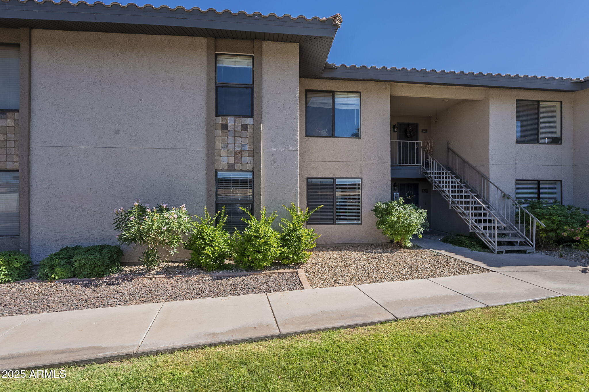 1402 E GUADALUPE Road, 122