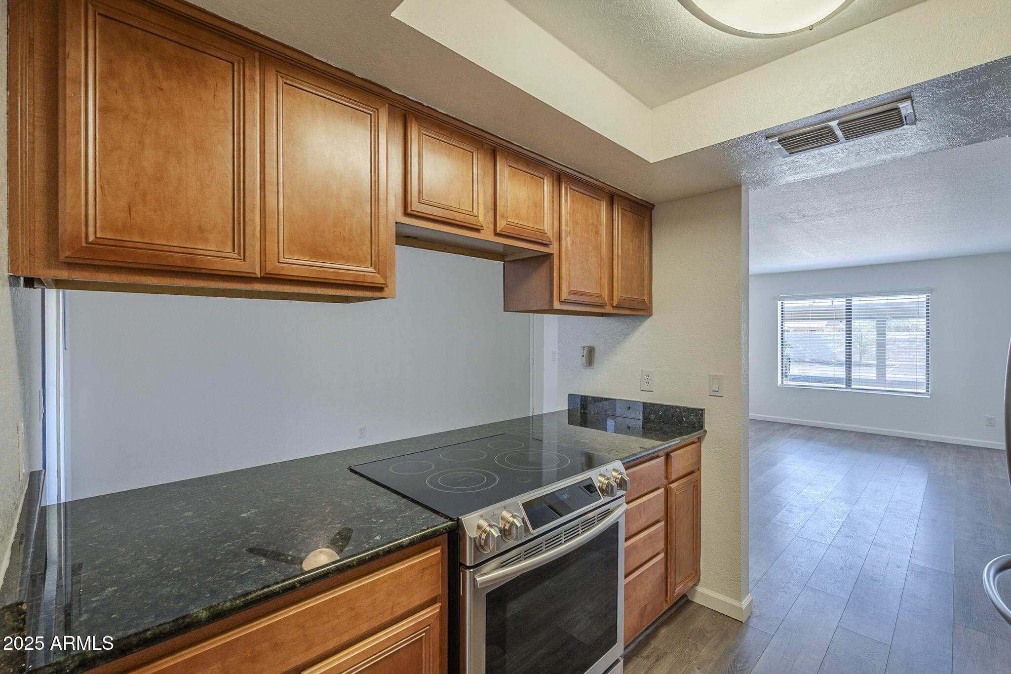 1402 E GUADALUPE Road, 122