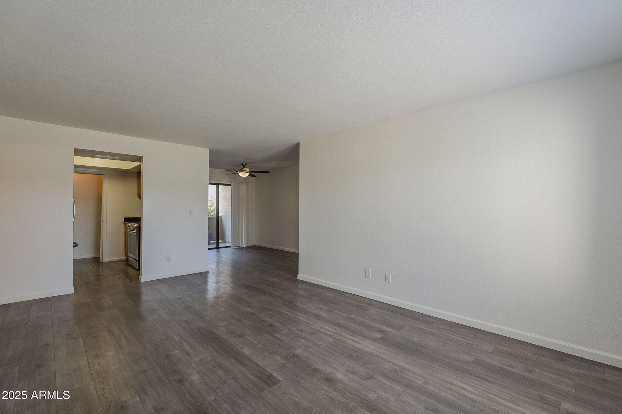 1402 E GUADALUPE Road, 122