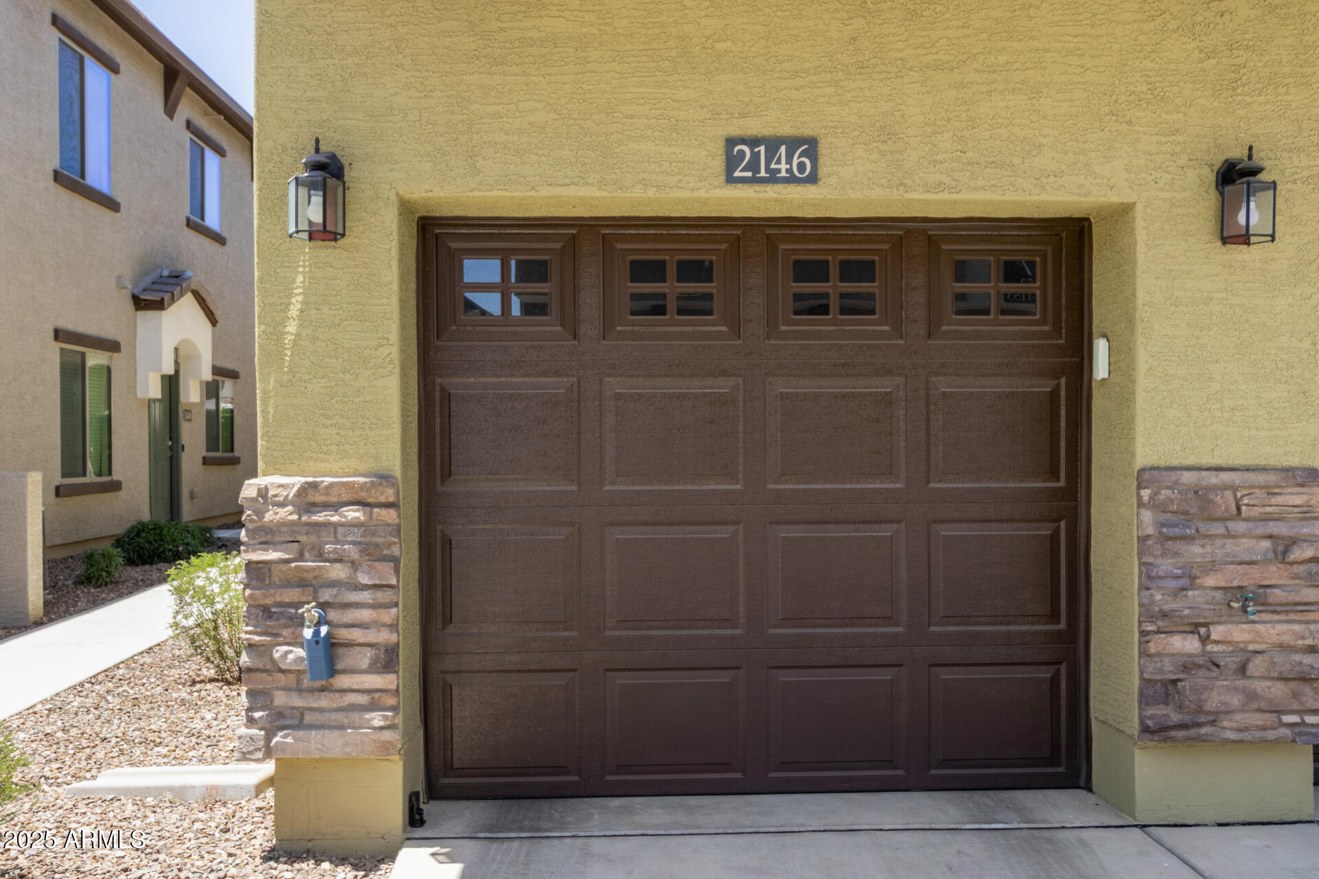 2725 E MINE CREEK Road, 2146