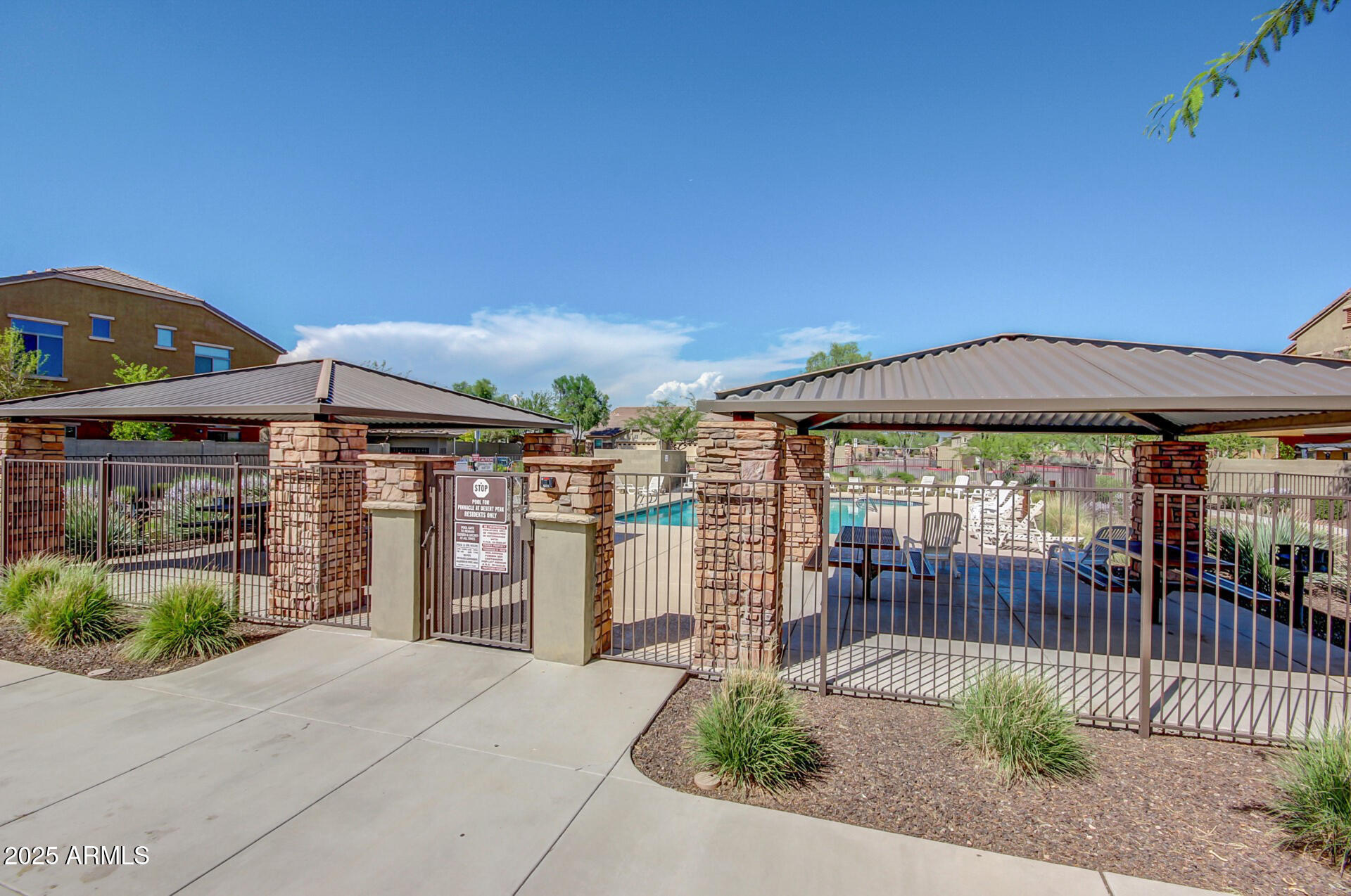 2725 E MINE CREEK Road, 2146