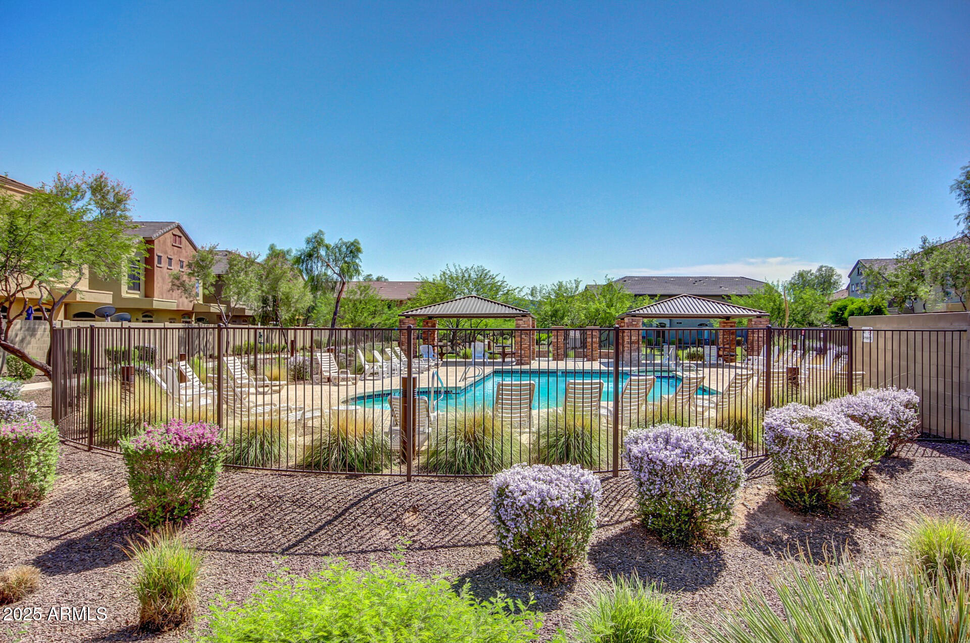 2725 E MINE CREEK Road, 2146
