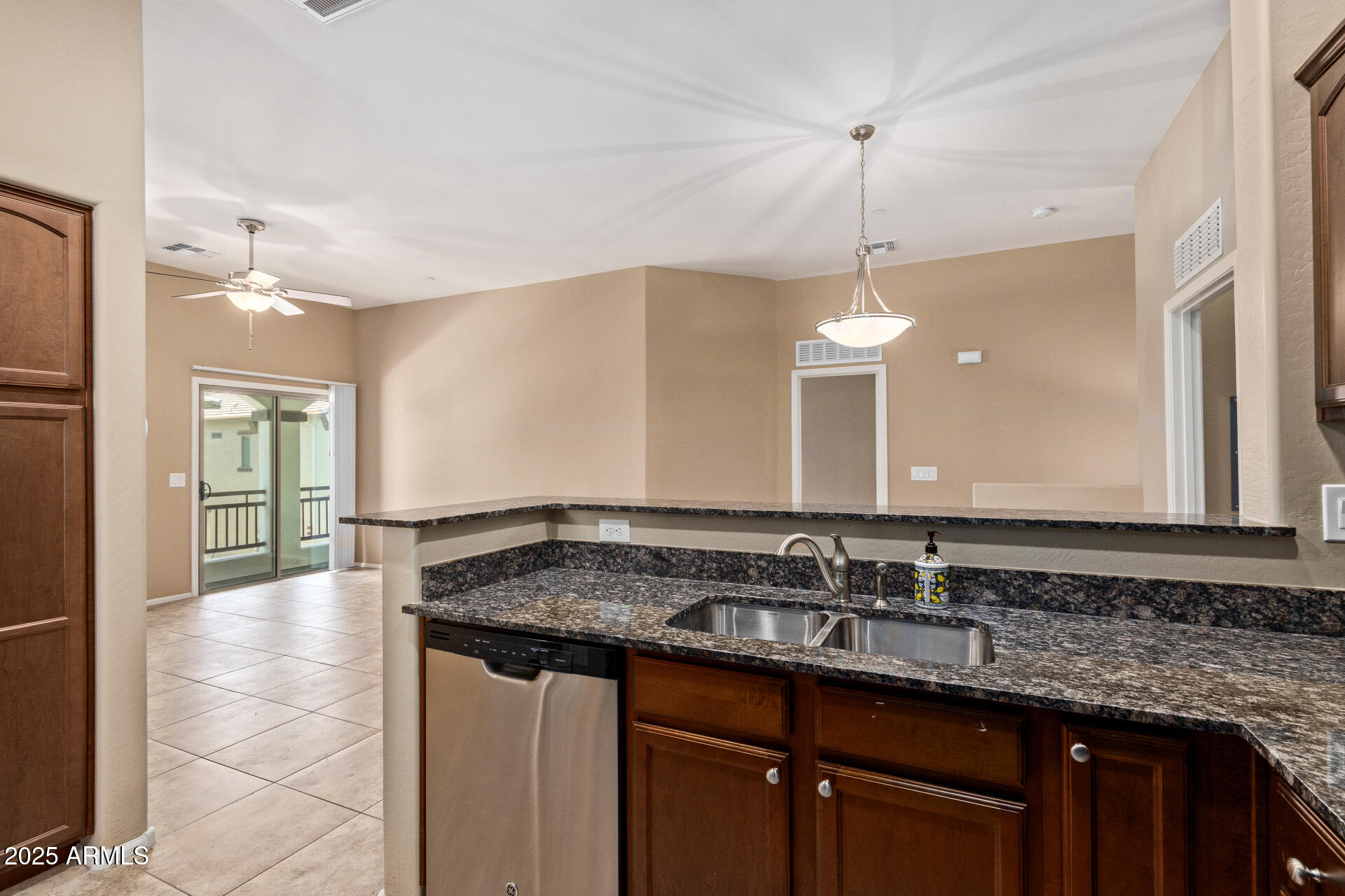 2725 E MINE CREEK Road, 2146