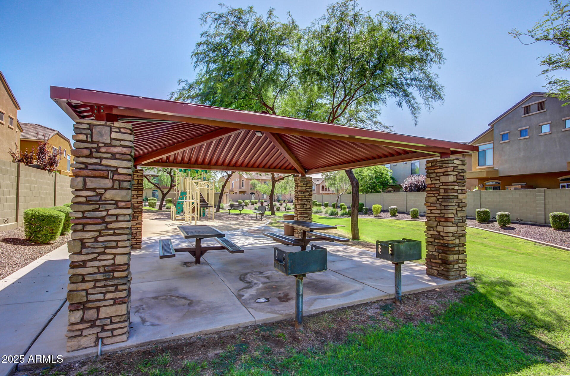 2725 E MINE CREEK Road, 2146