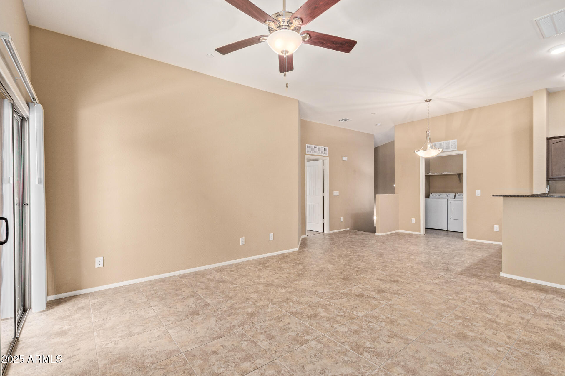 2725 E MINE CREEK Road, 2146