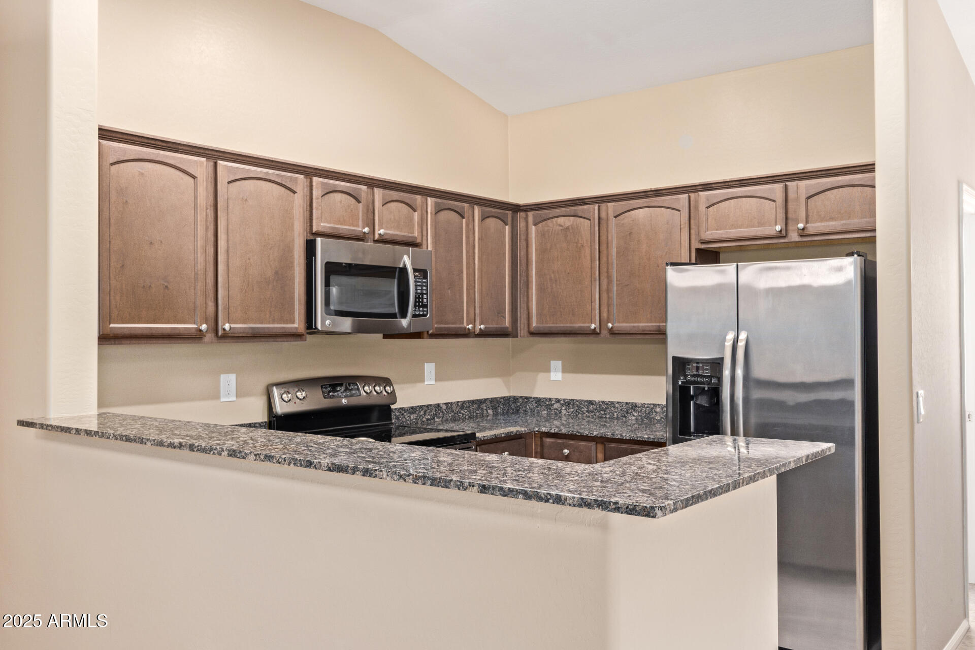 2725 E MINE CREEK Road, 2146