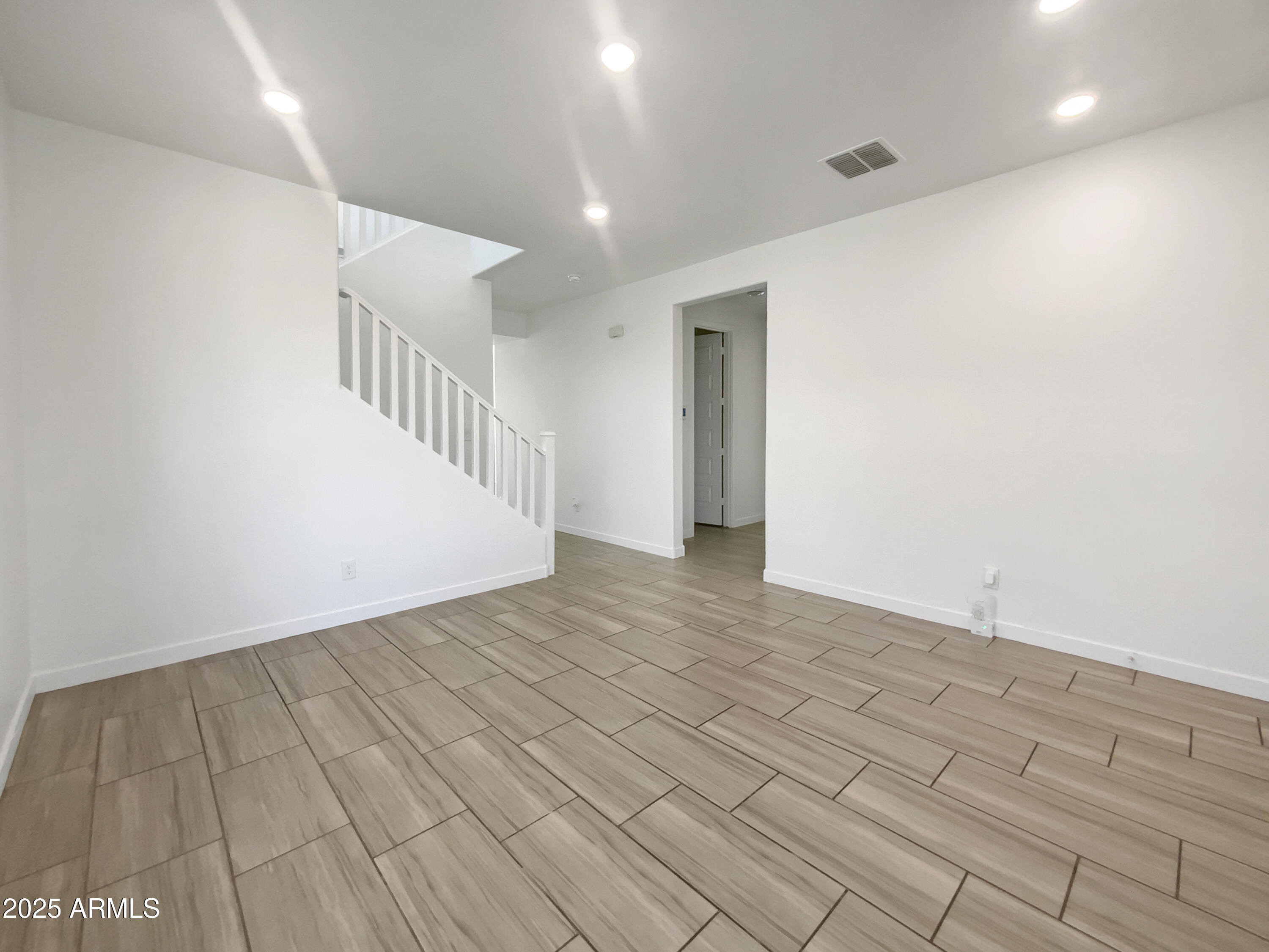 297 W TAMARACK Drive