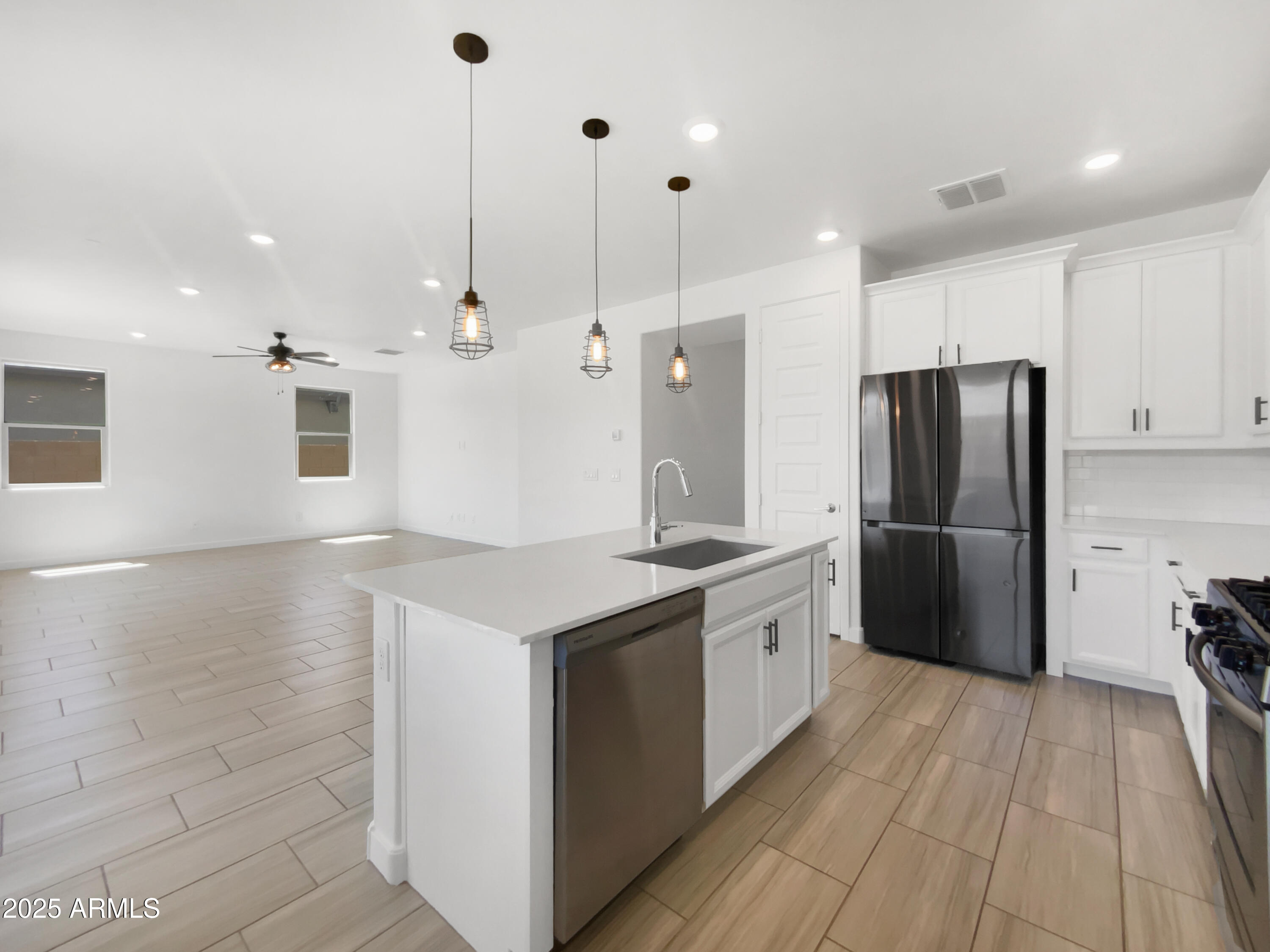 297 W TAMARACK Drive
