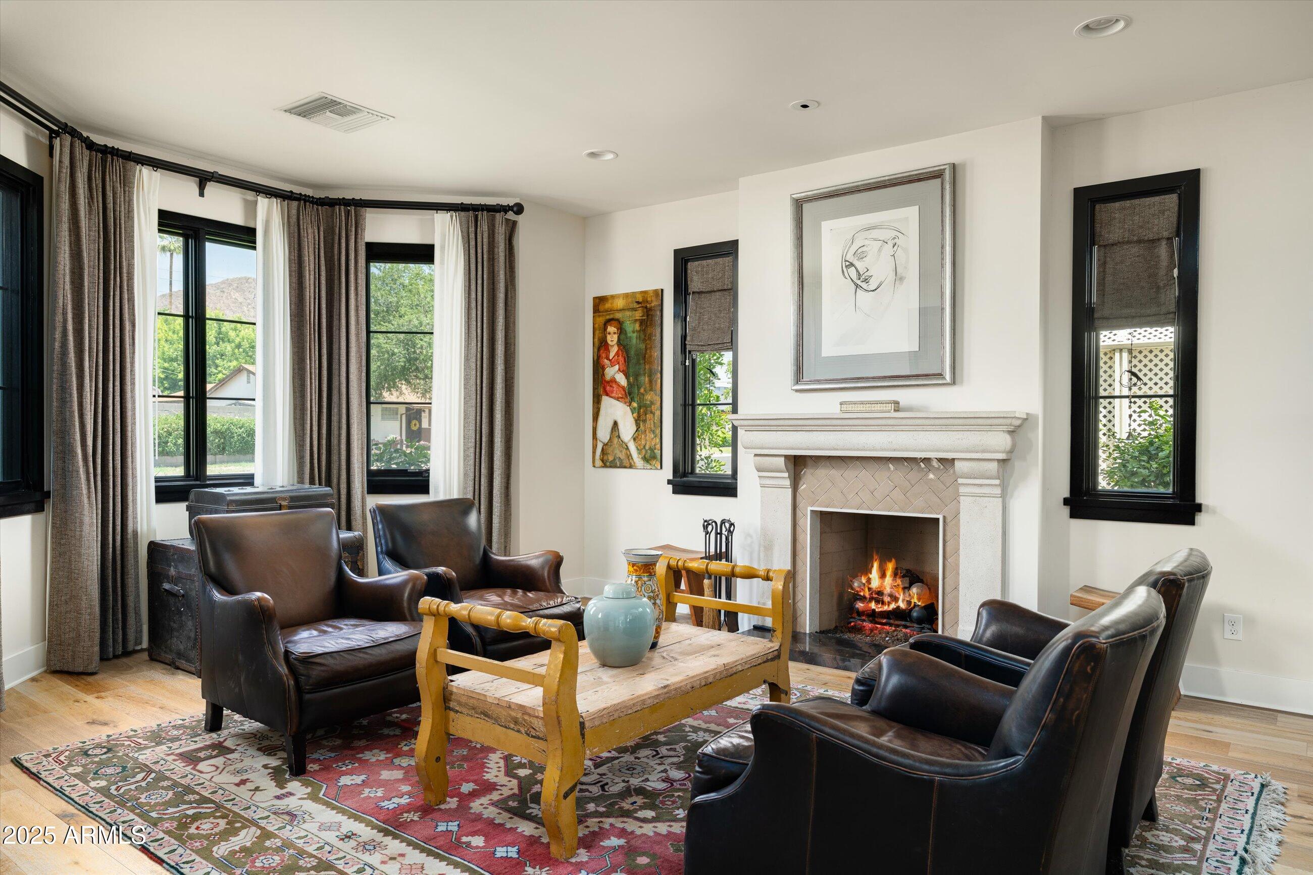 4901 E AMELIA Avenue