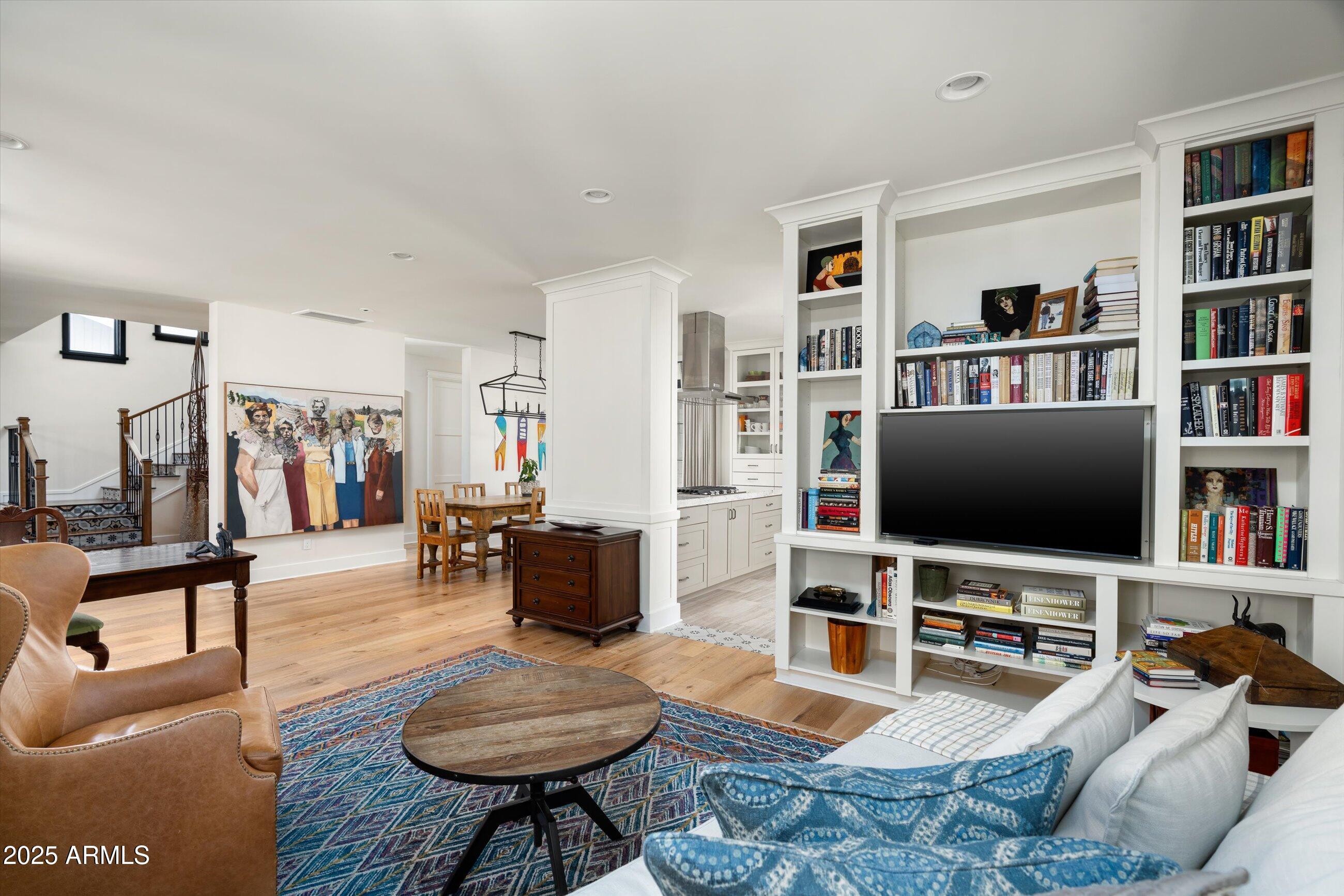 4901 E AMELIA Avenue