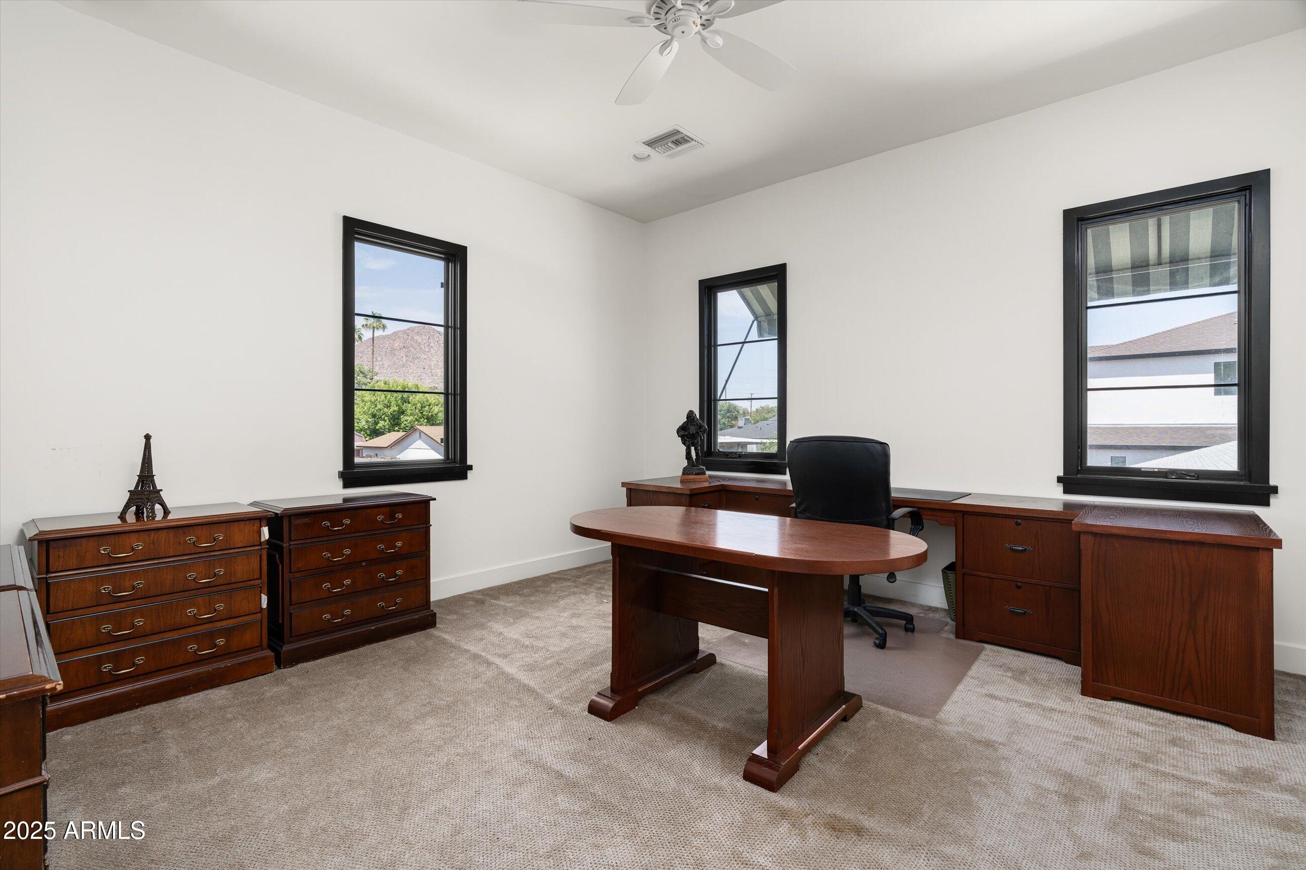 4901 E AMELIA Avenue