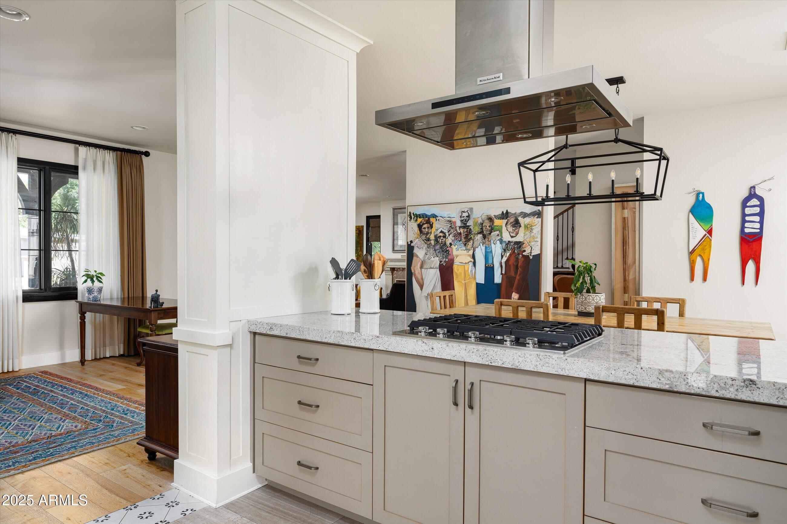 4901 E AMELIA Avenue