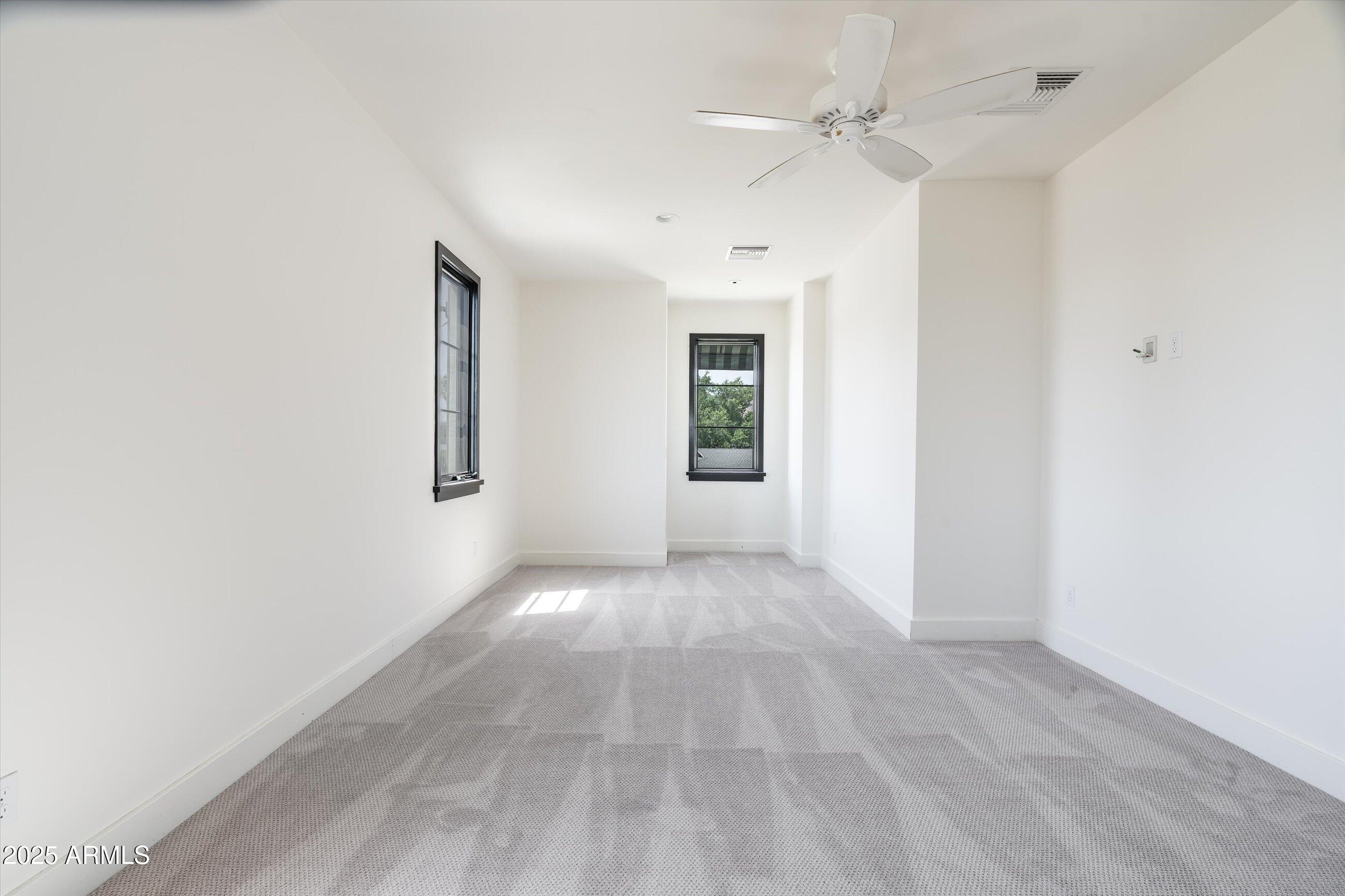 4901 E AMELIA Avenue