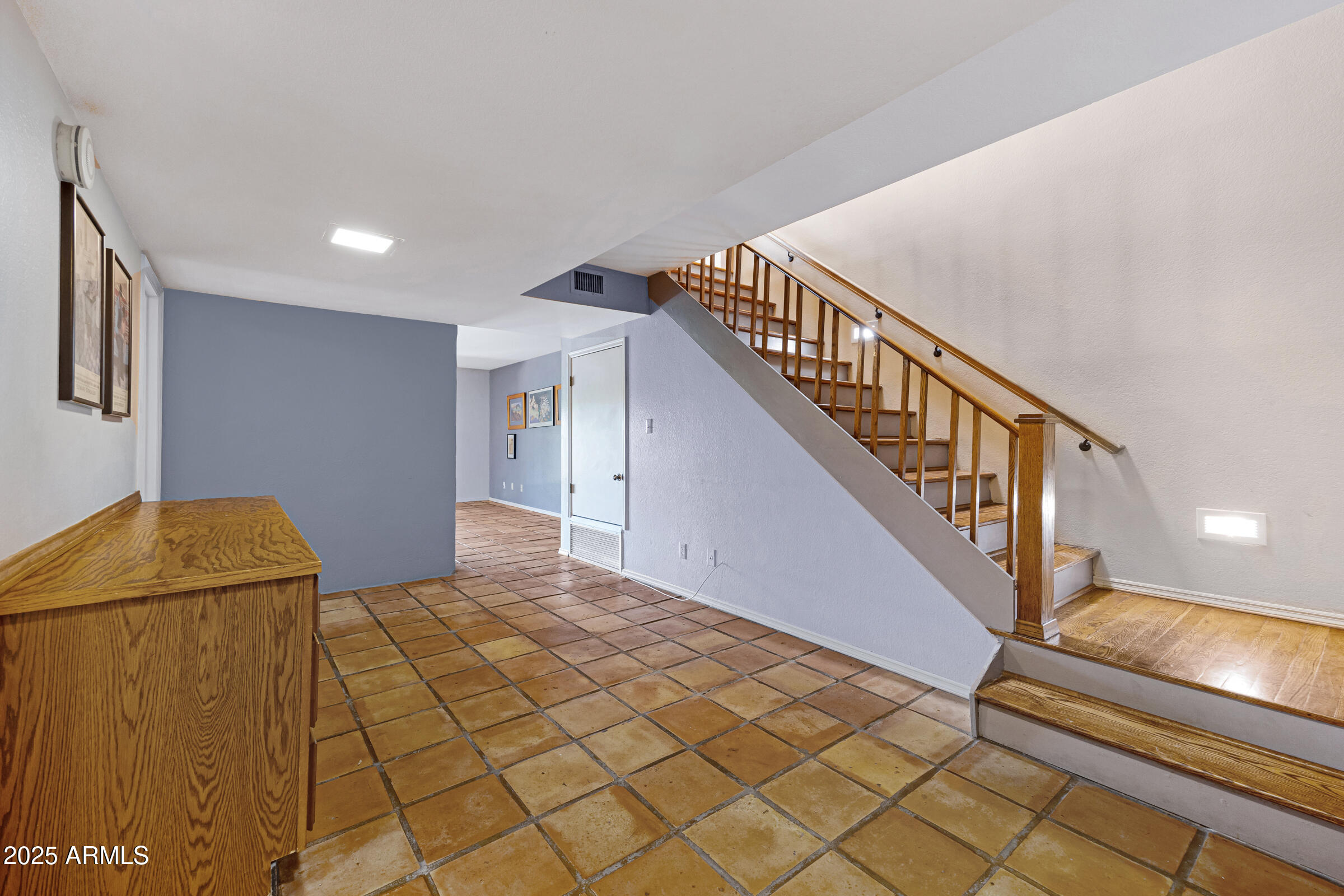 1419 E LAS PALMARITAS Drive