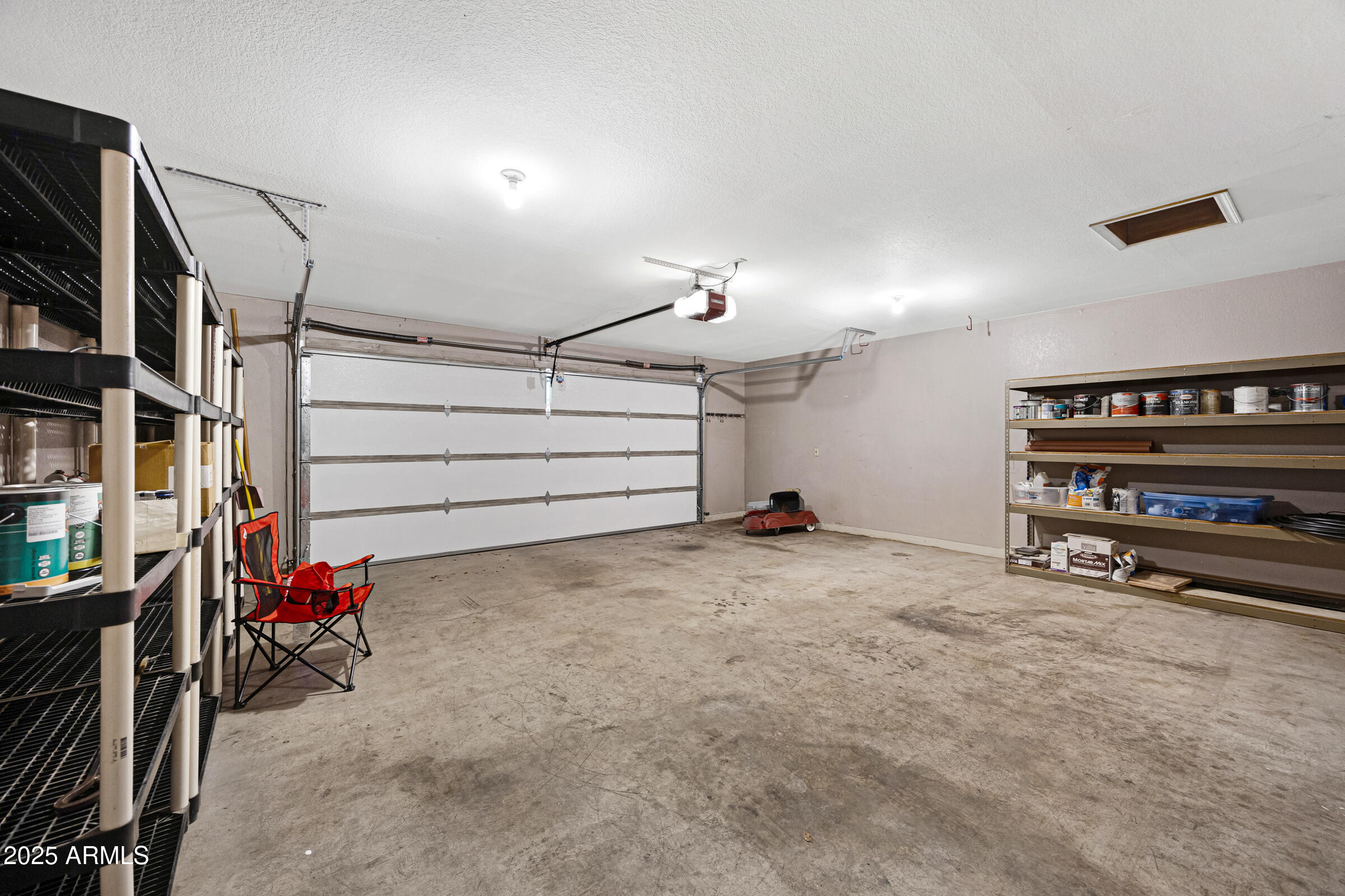 1419 E LAS PALMARITAS Drive