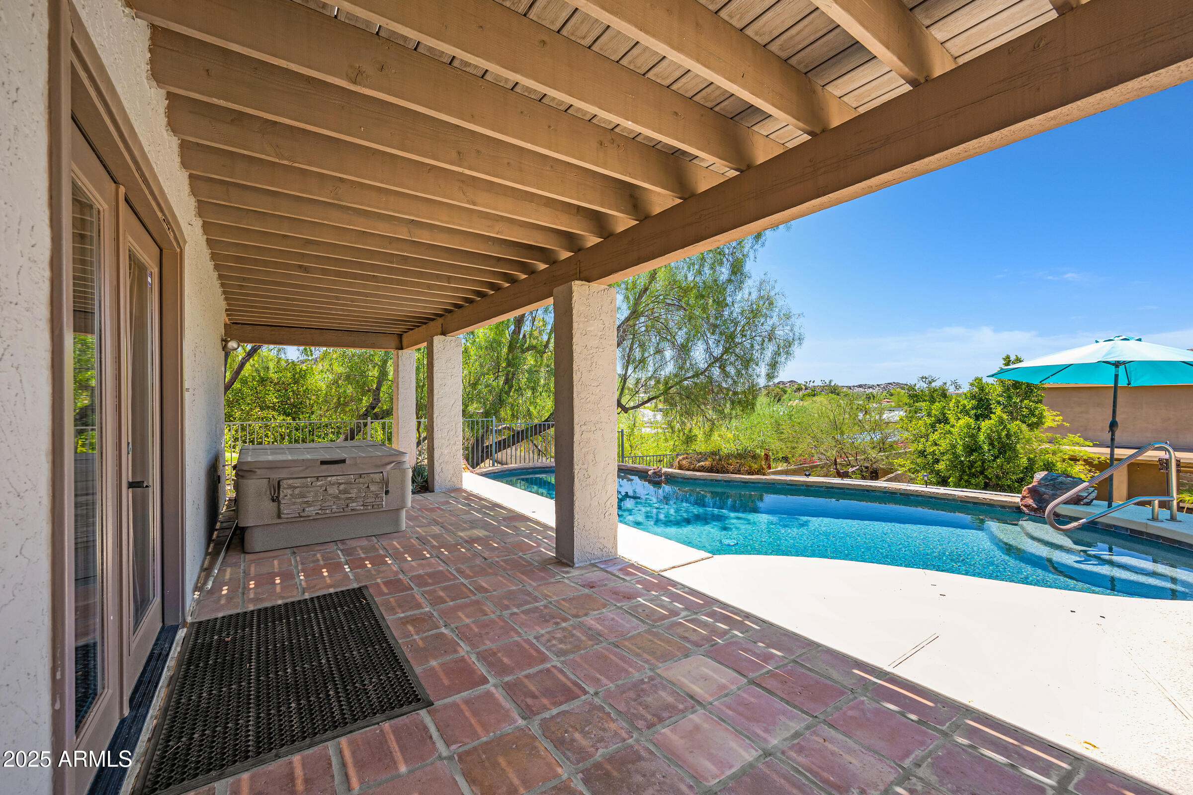 1419 E LAS PALMARITAS Drive