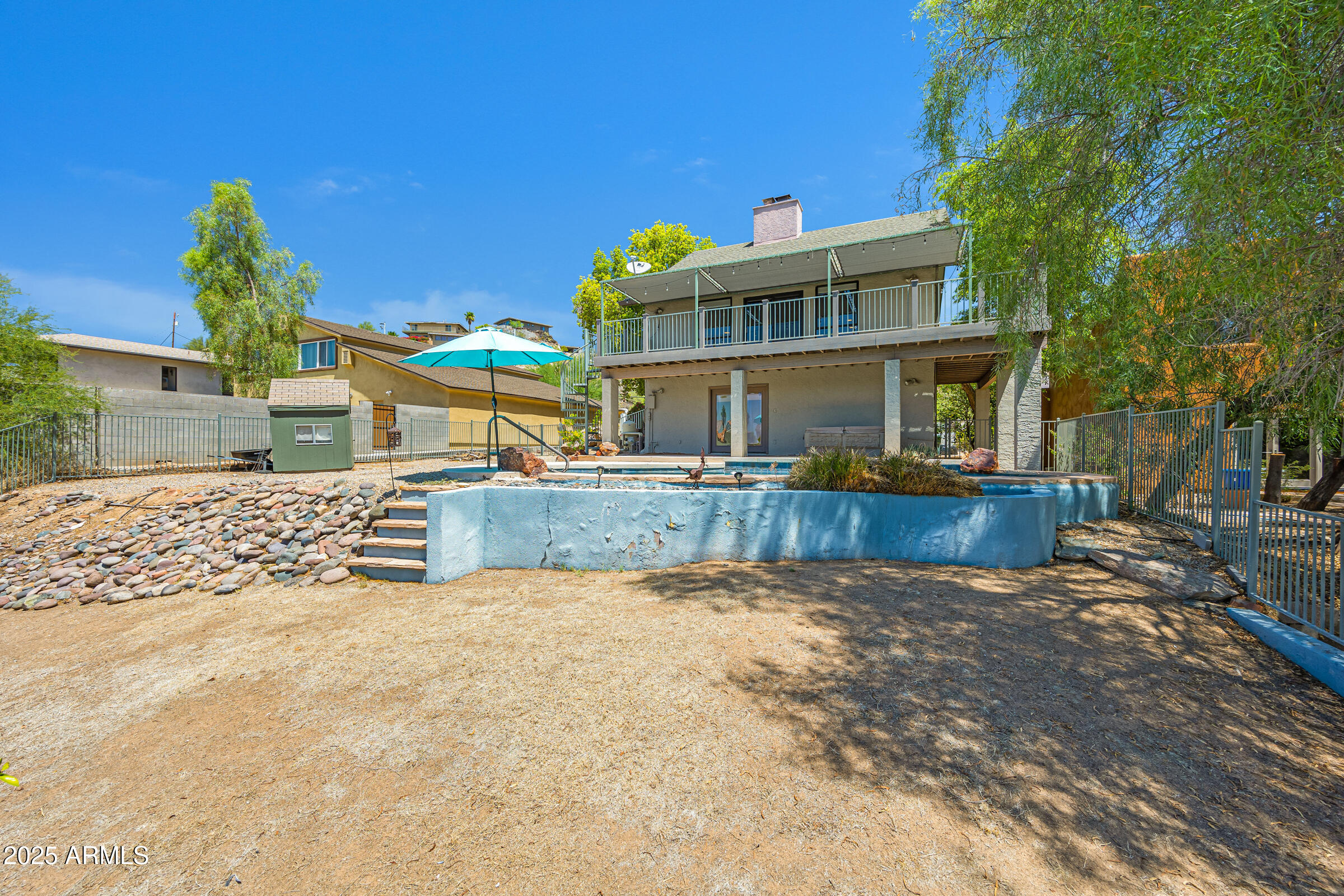 1419 E LAS PALMARITAS Drive