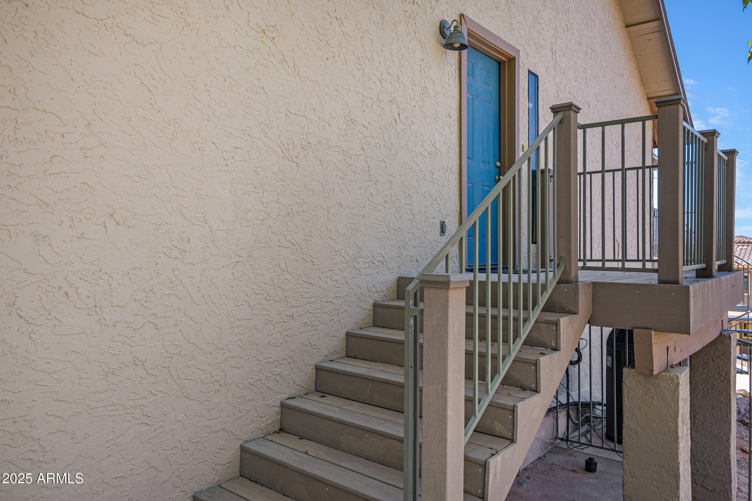 1419 E LAS PALMARITAS Drive