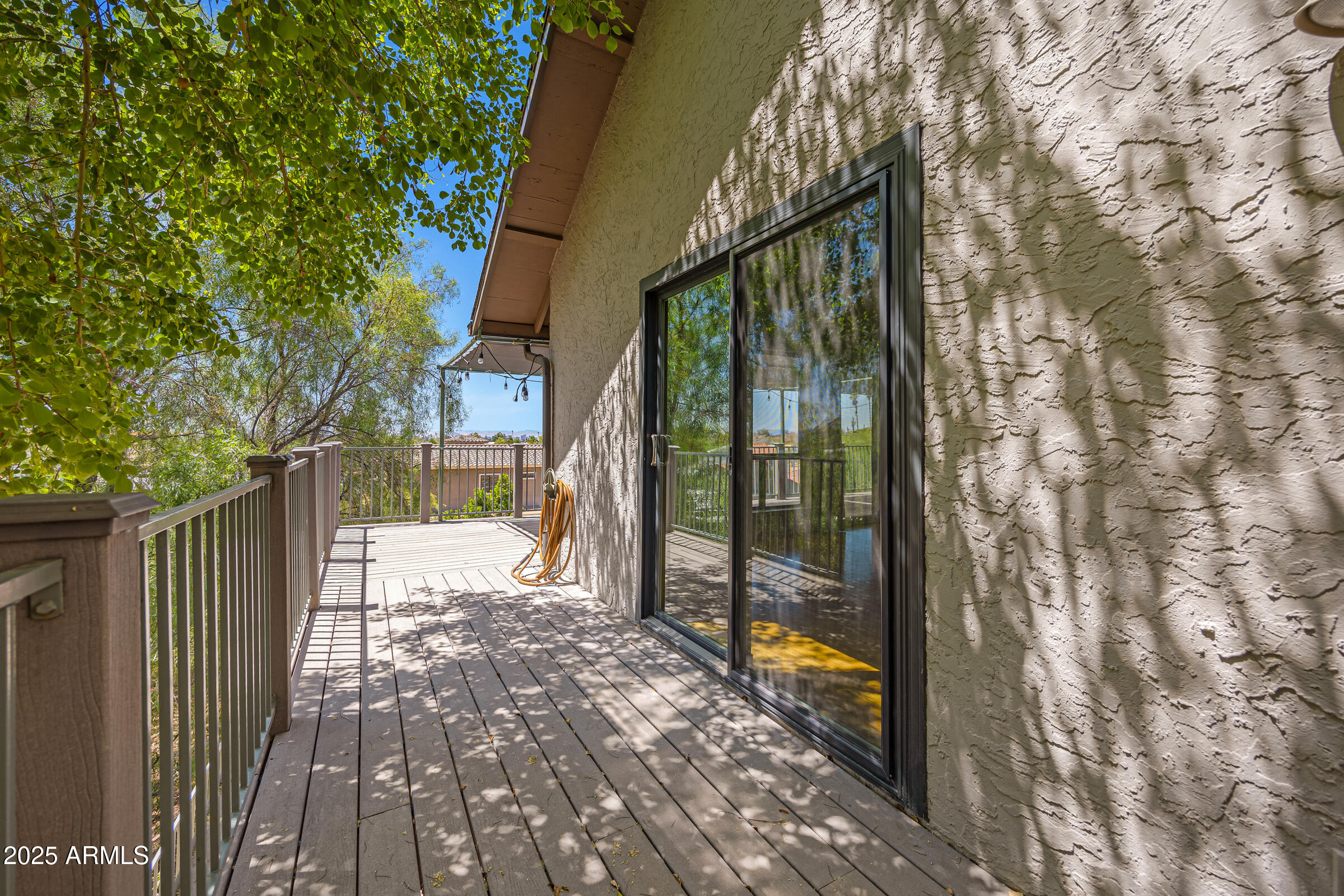 1419 E LAS PALMARITAS Drive
