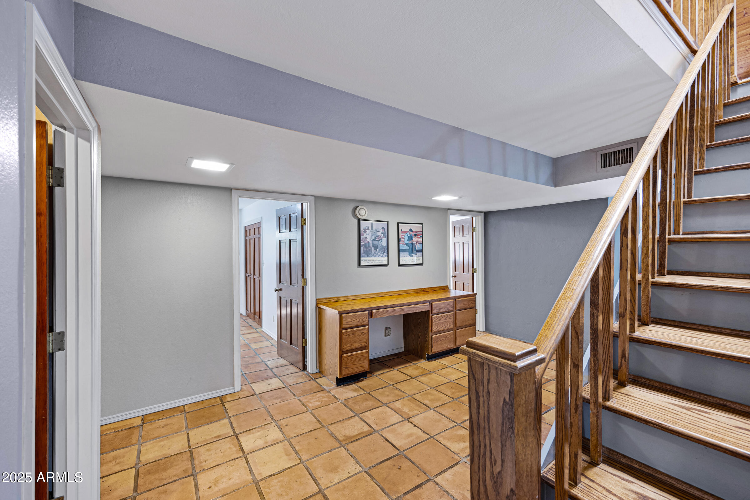 1419 E LAS PALMARITAS Drive