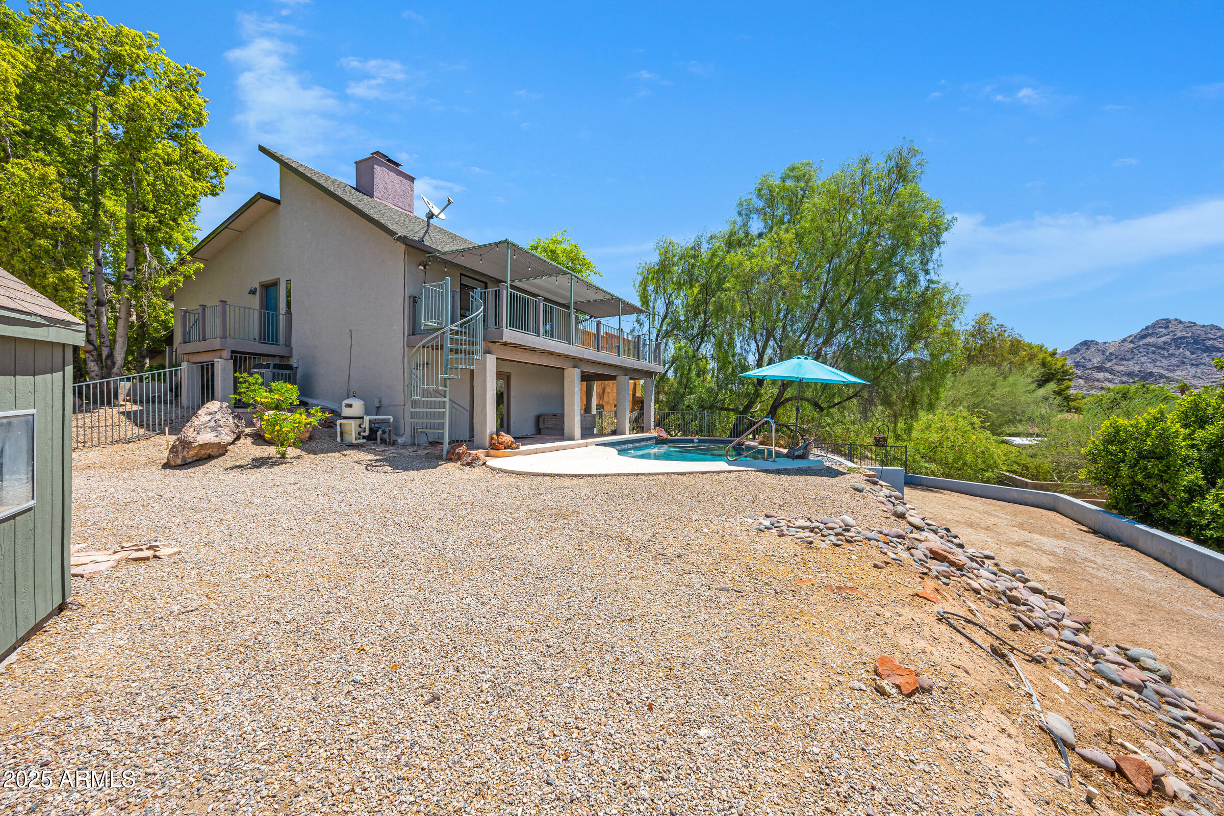 1419 E LAS PALMARITAS Drive
