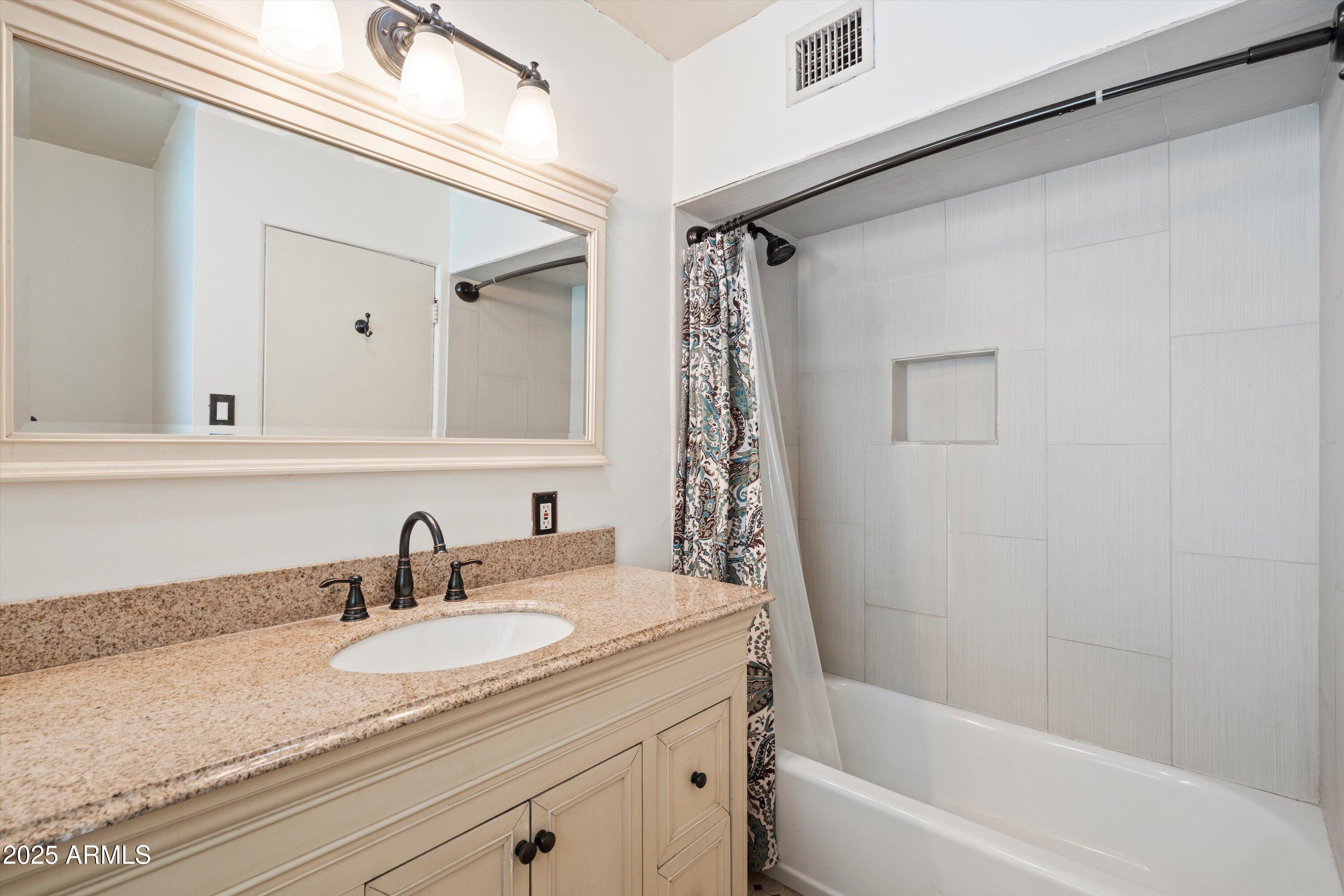 1629 W MONTEROSA Street