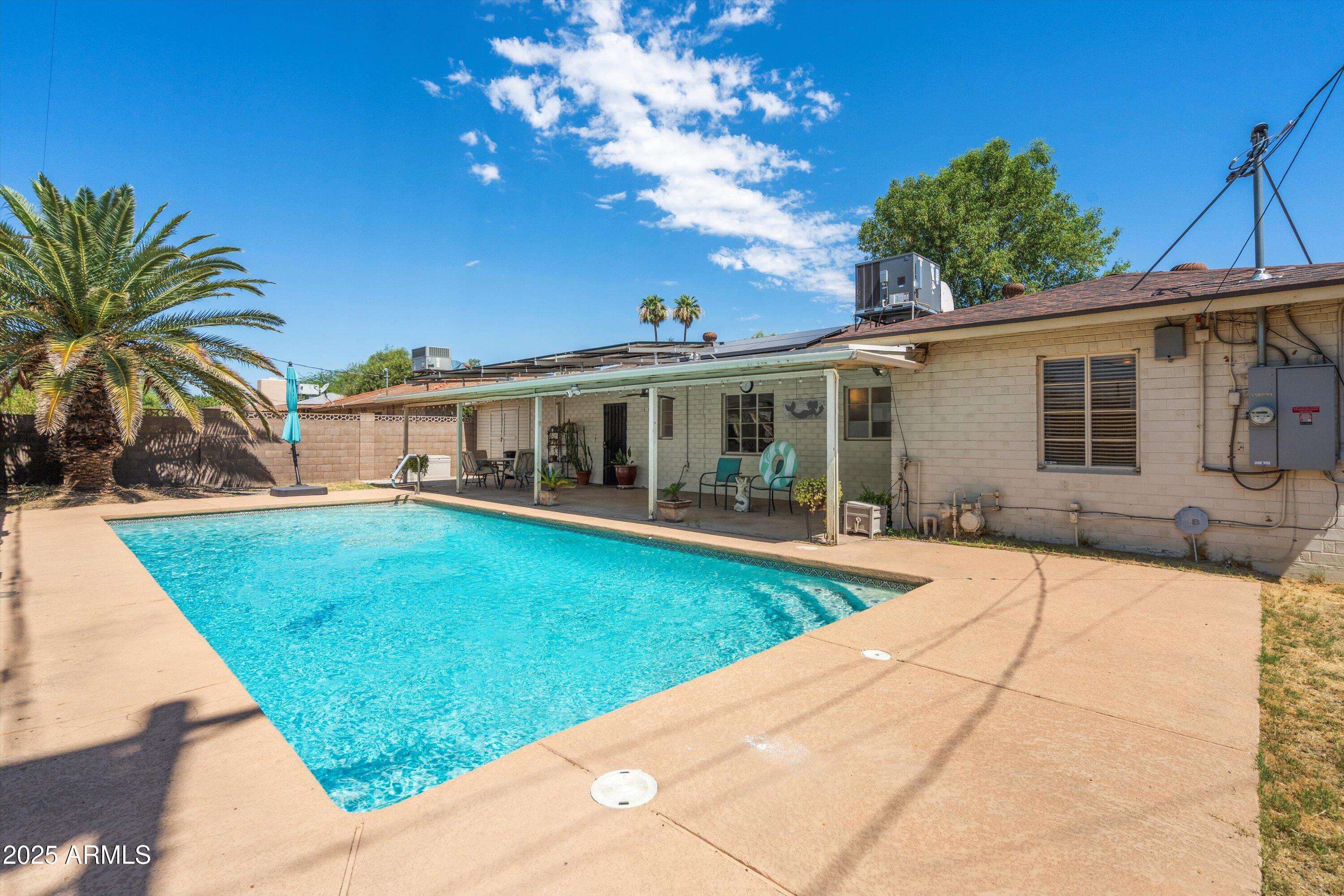 1629 W MONTEROSA Street