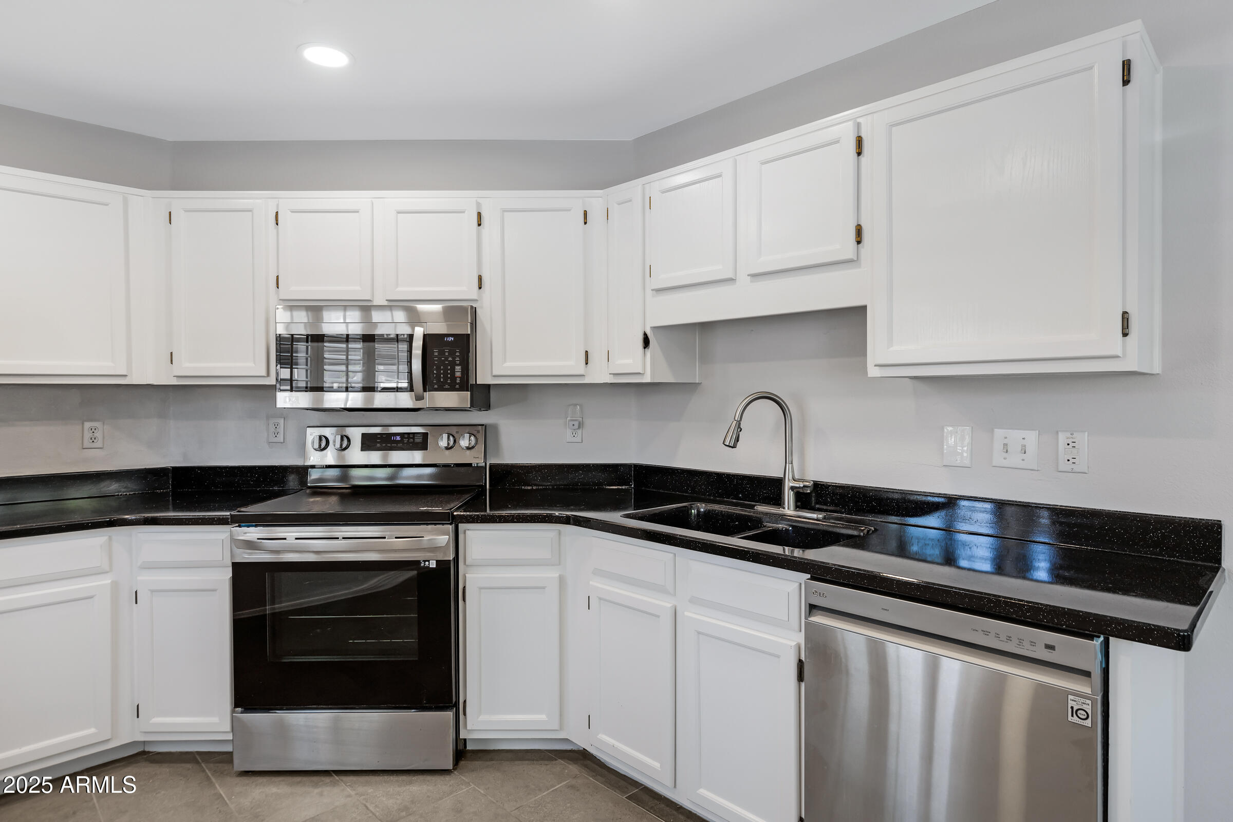 15050 N THOMPSON PEAK Parkway, 1001