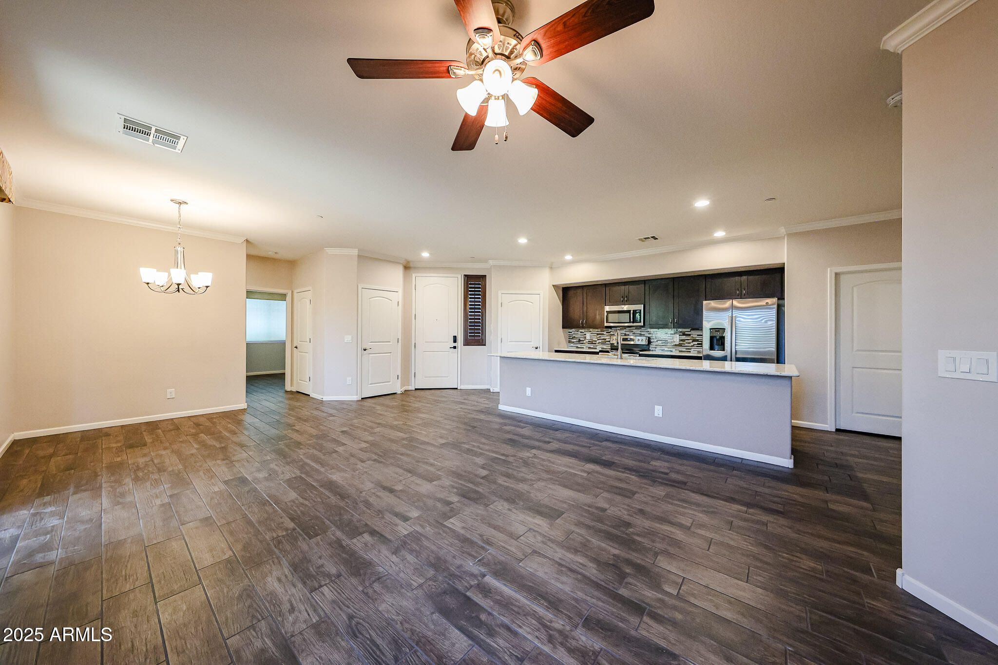 900 S CANAL Drive, 138