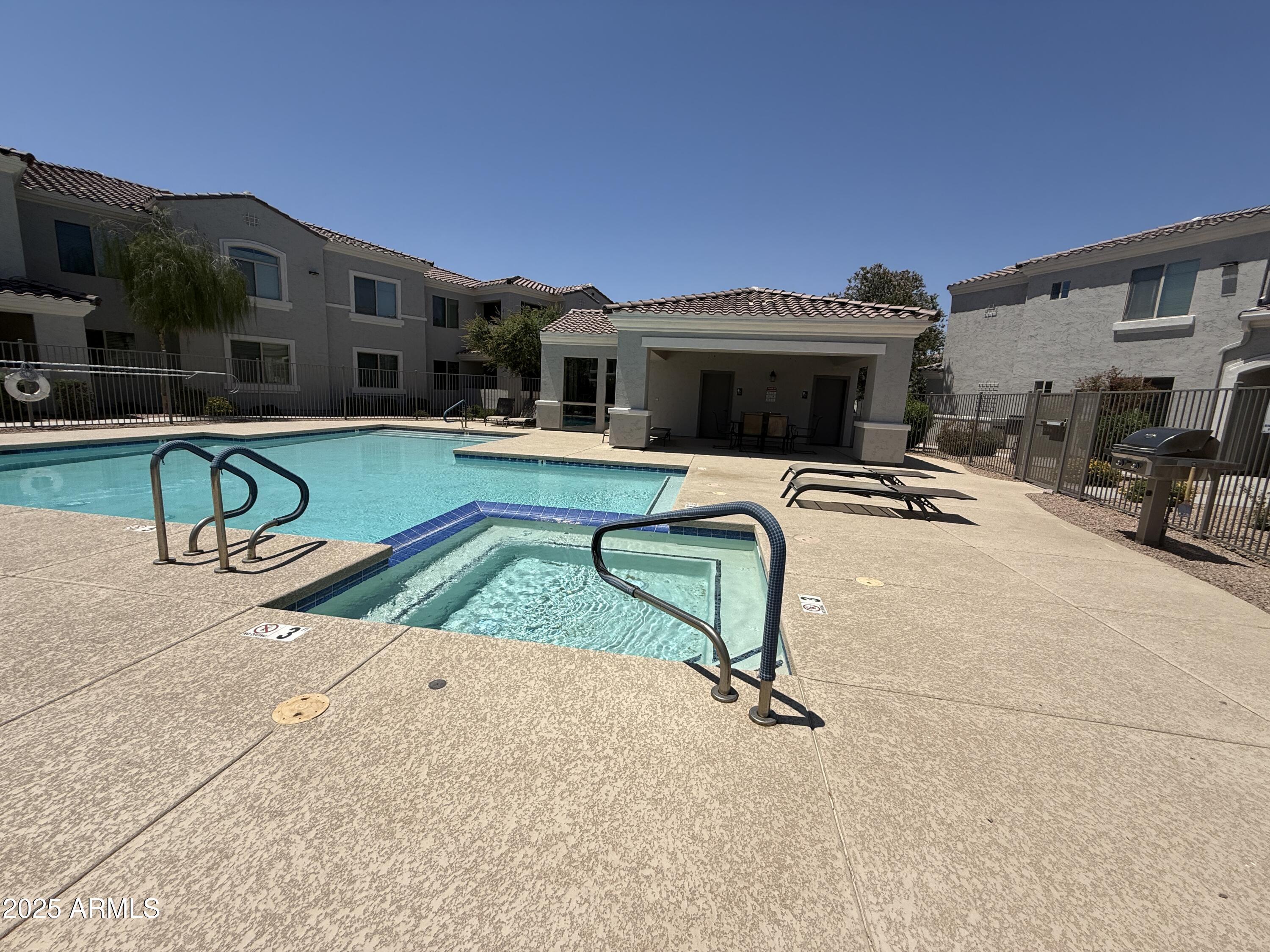 900 S CANAL Drive, 138