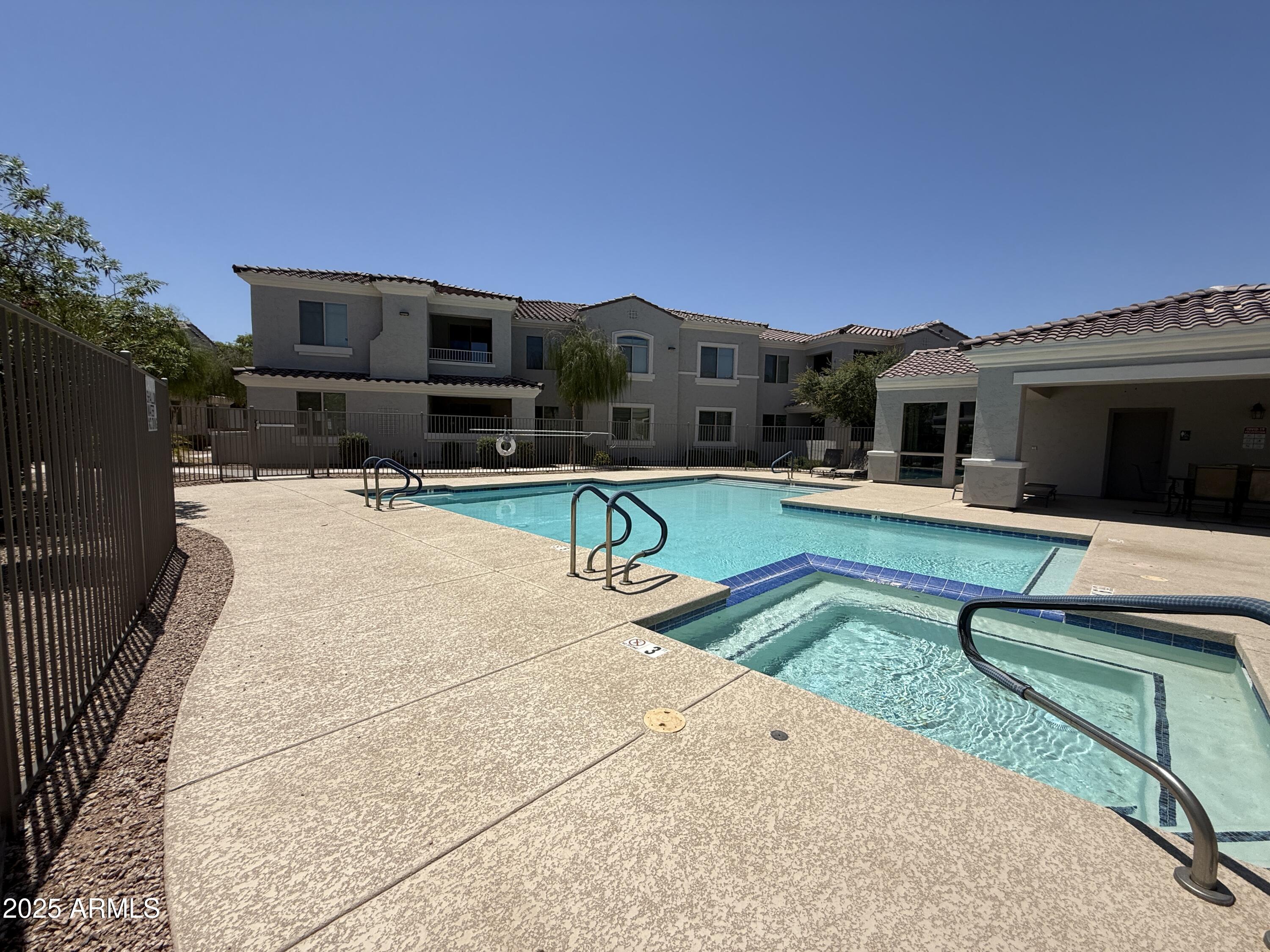 900 S CANAL Drive, 138