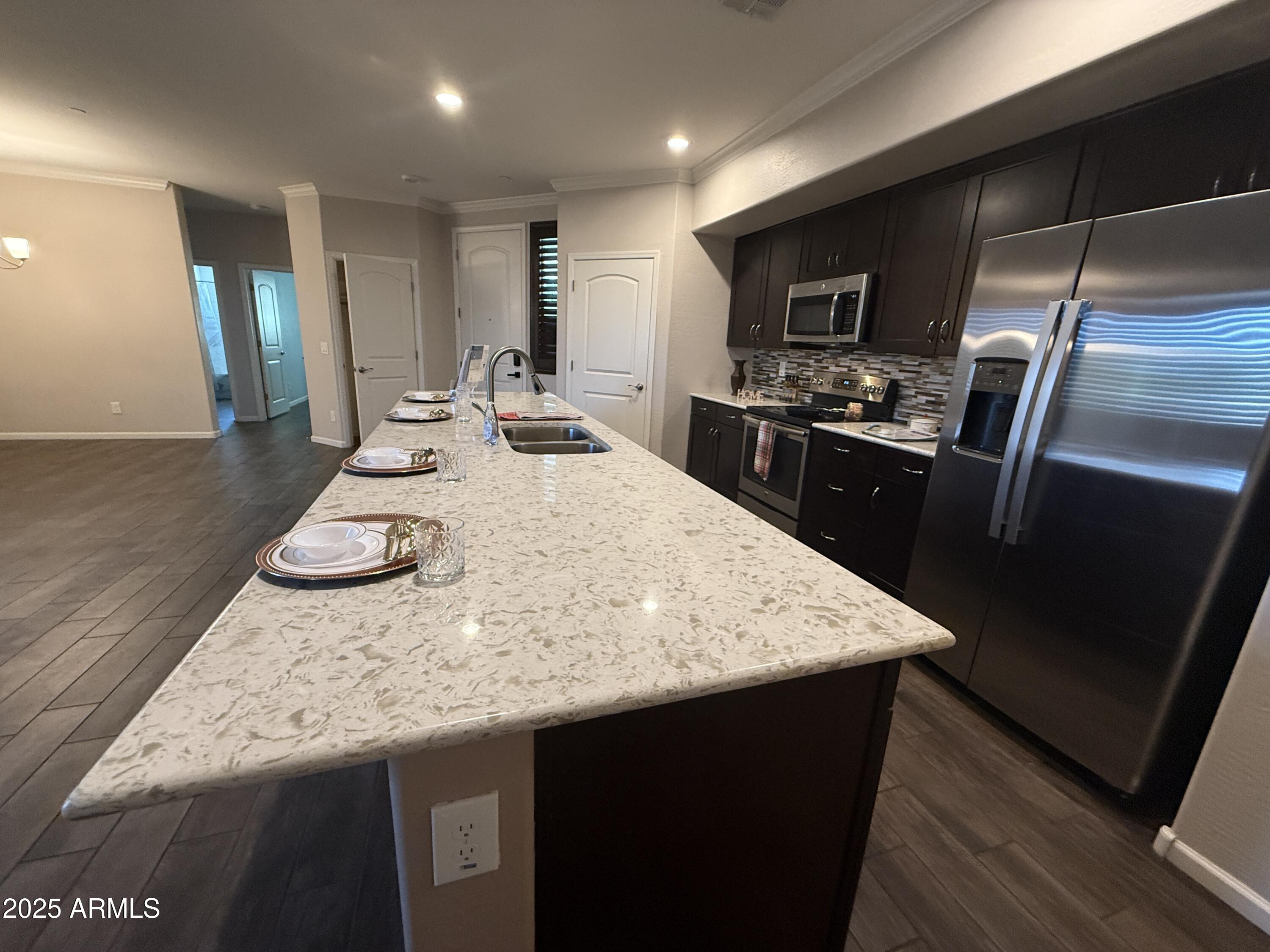 900 S CANAL Drive, 138