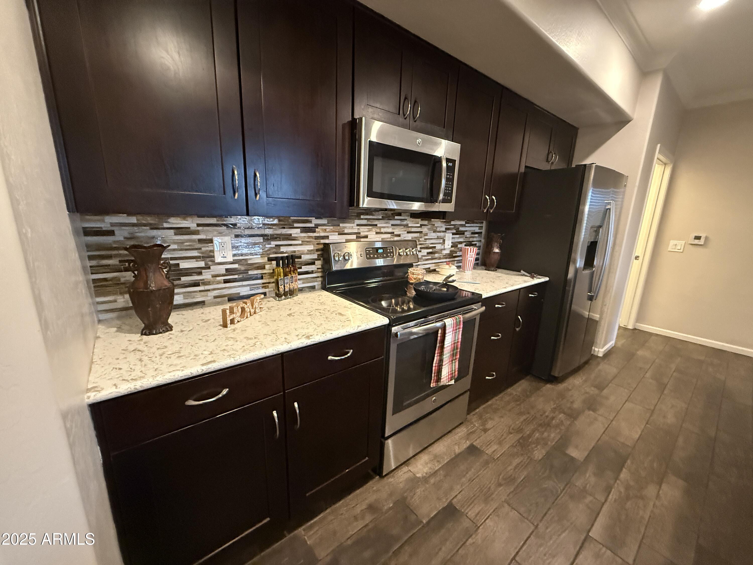 900 S CANAL Drive, 138