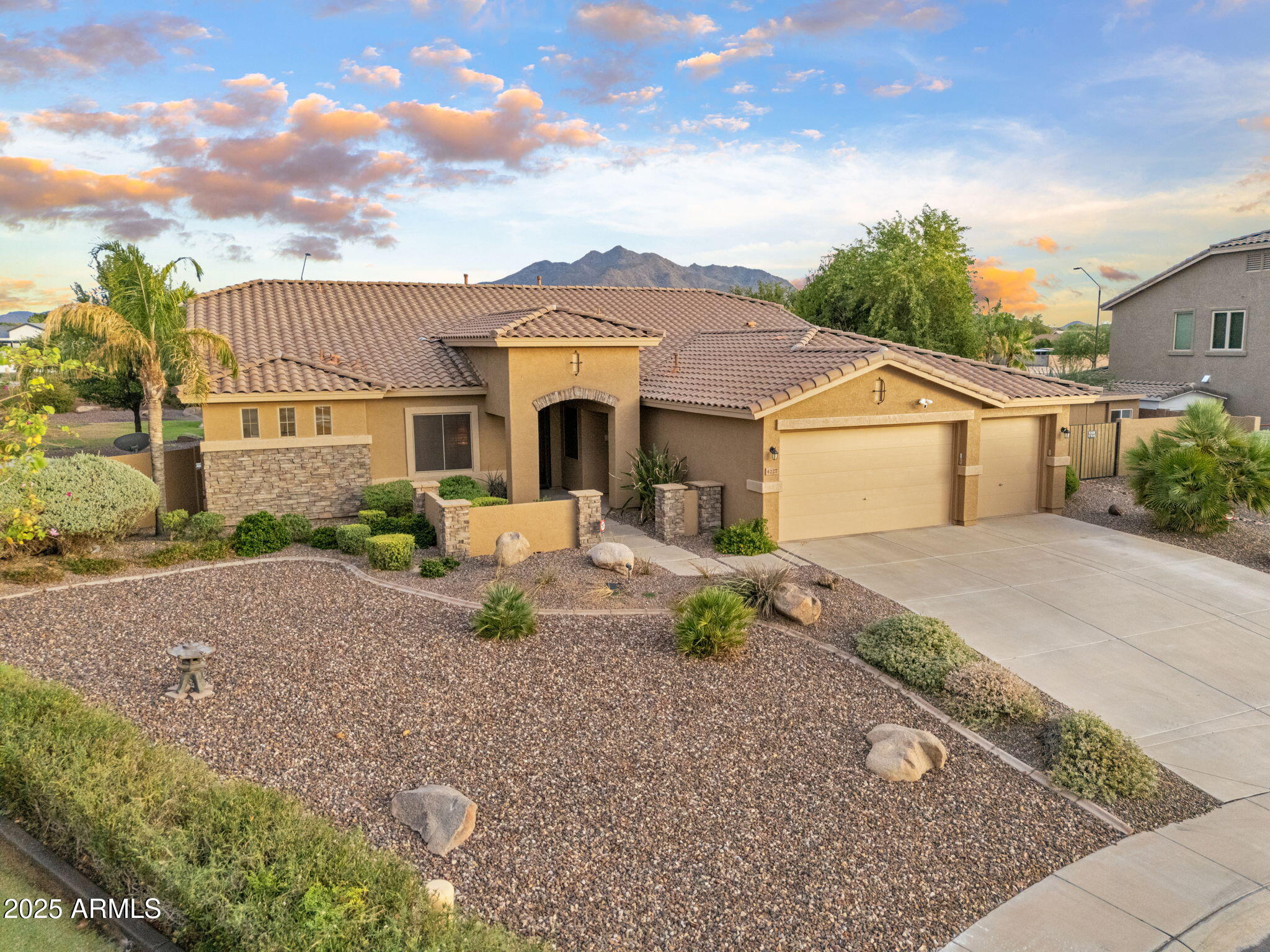 4227 E Ravenswood Drive