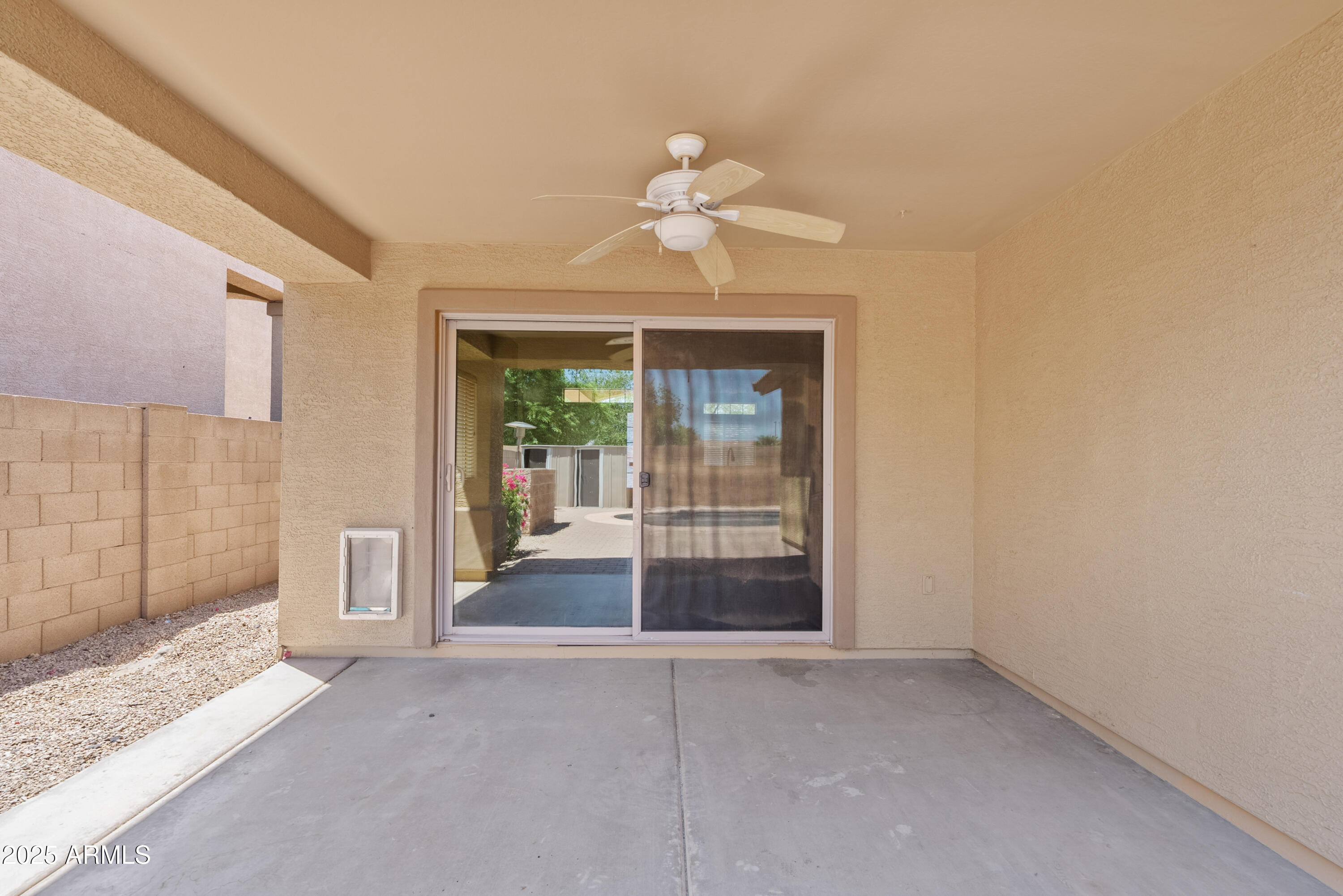 2136 W GOLDMINE MOUNTAIN Drive