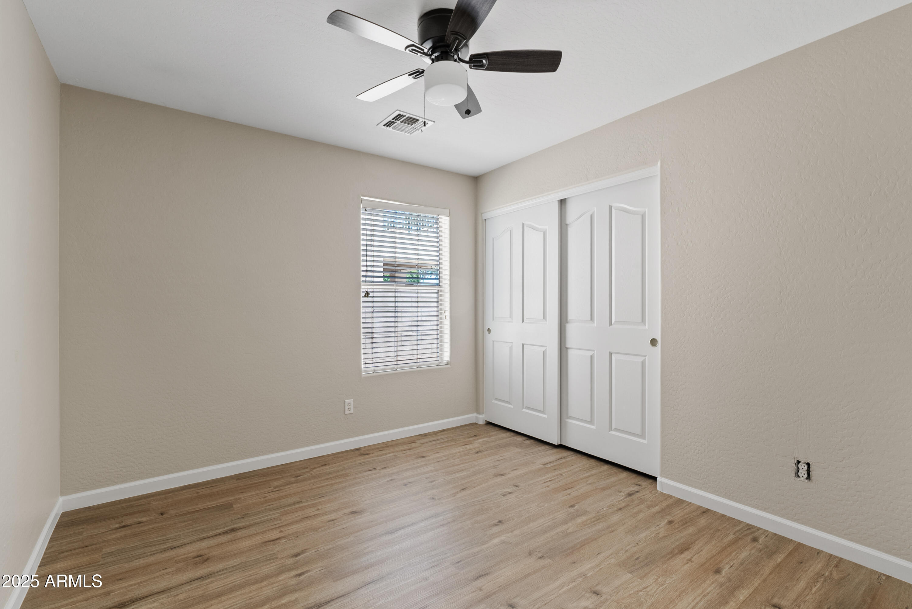 2136 W GOLDMINE MOUNTAIN Drive