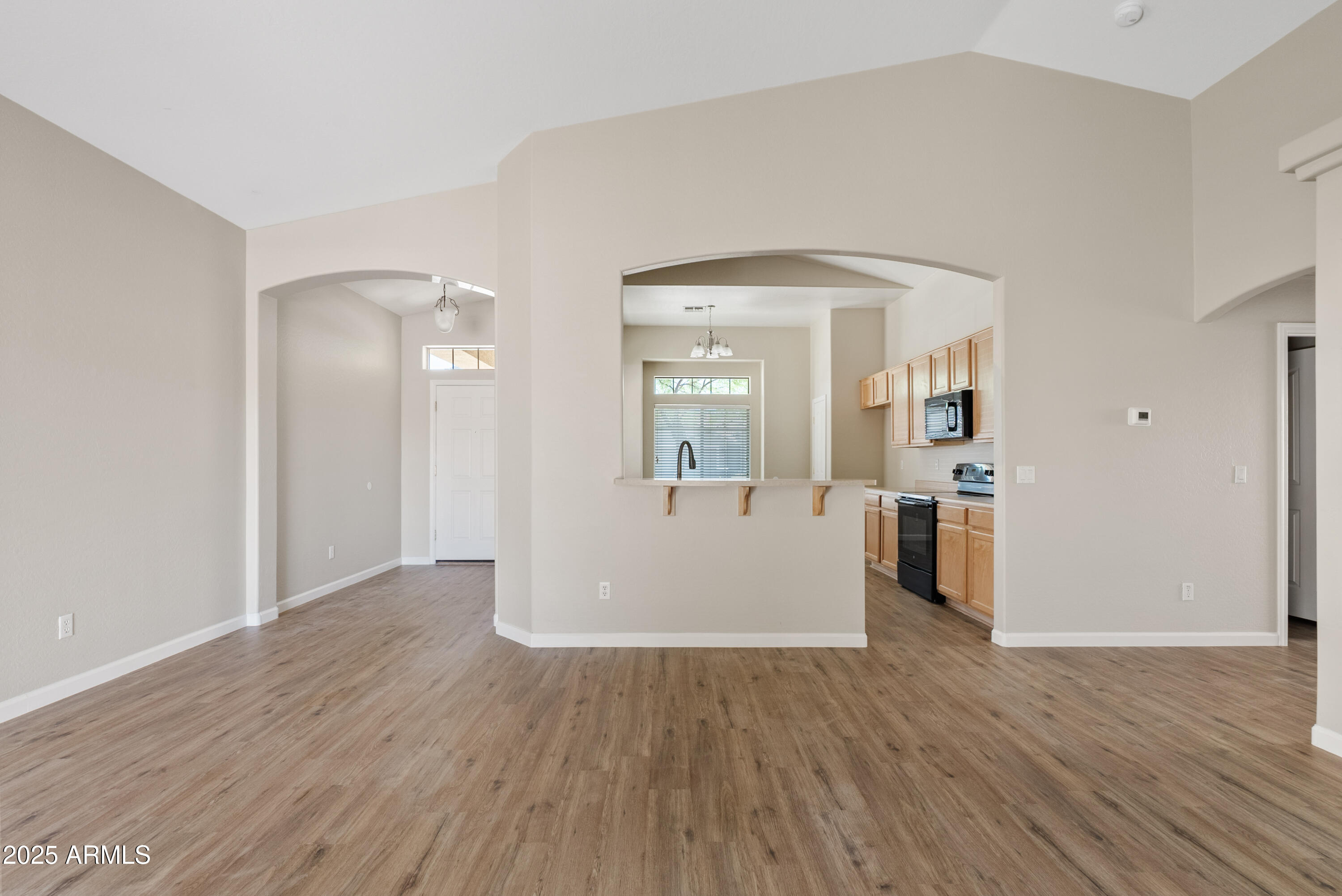 2136 W GOLDMINE MOUNTAIN Drive