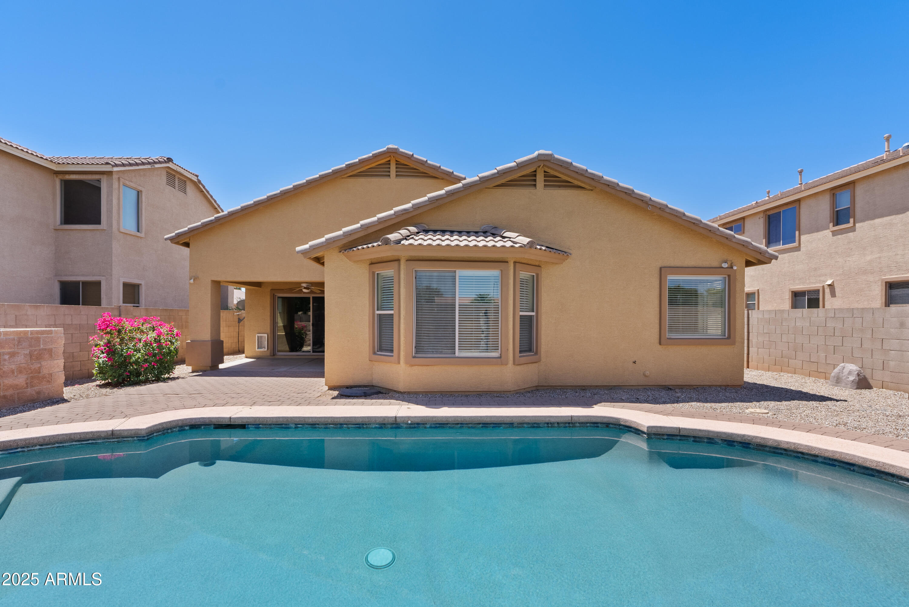 2136 W GOLDMINE MOUNTAIN Drive