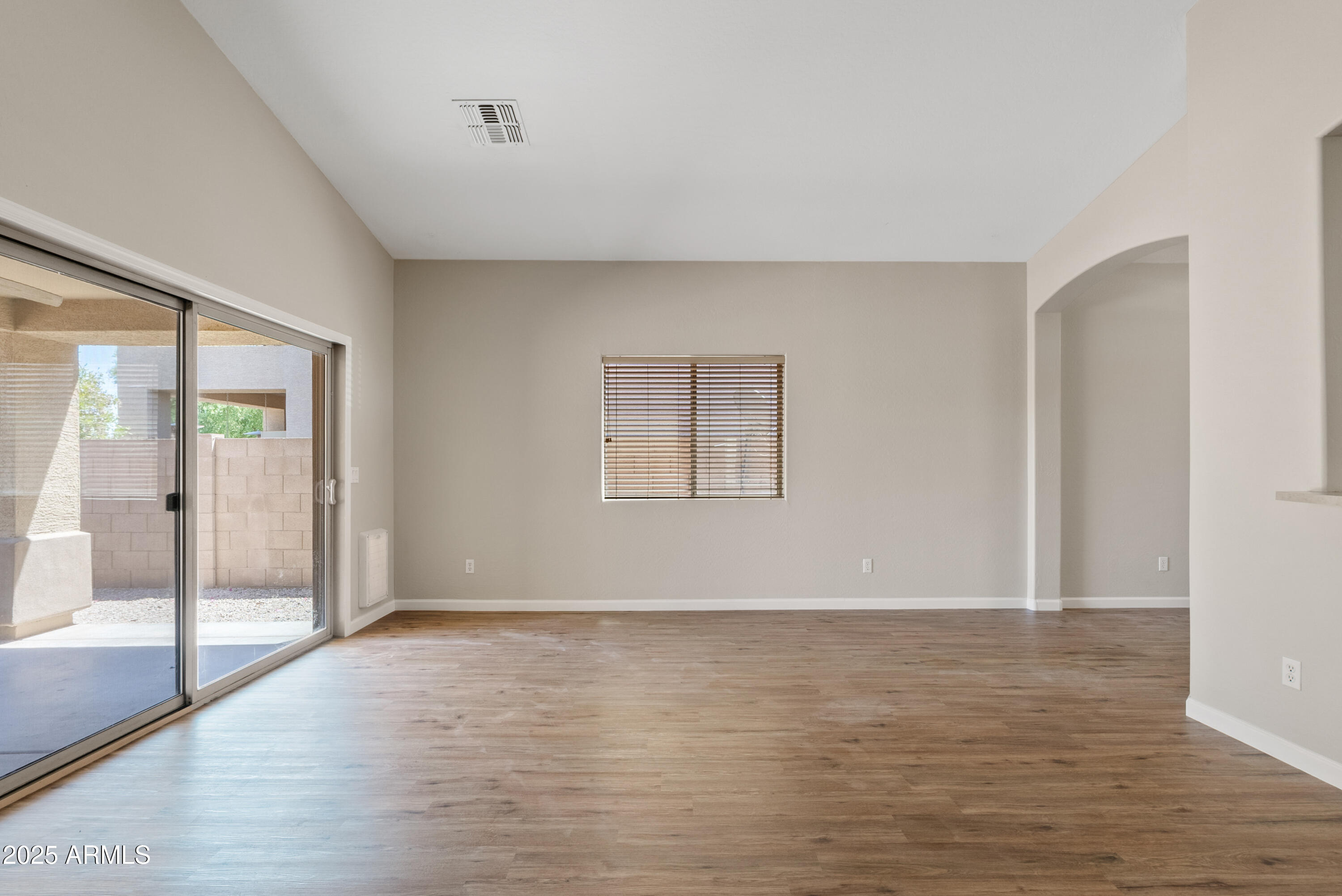 2136 W GOLDMINE MOUNTAIN Drive