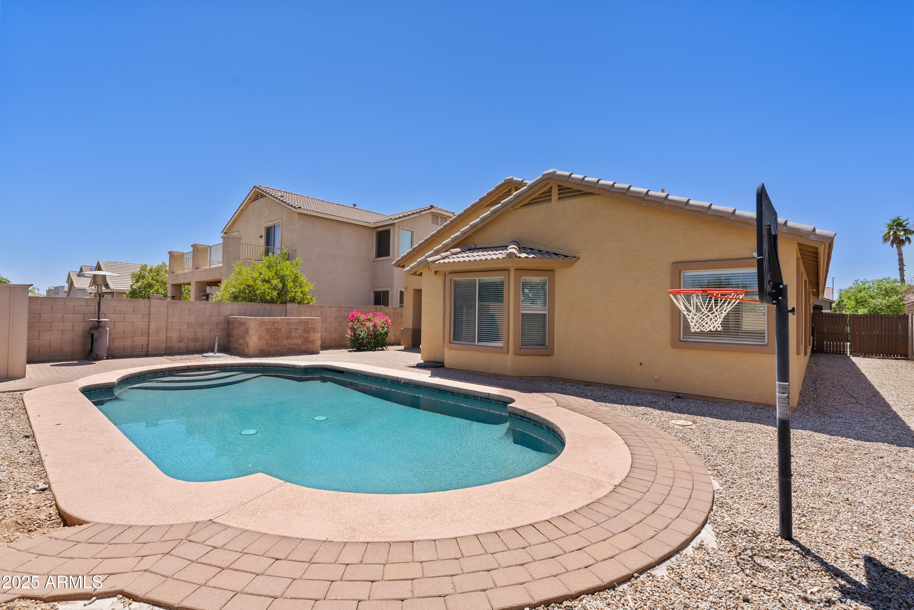 2136 W GOLDMINE MOUNTAIN Drive