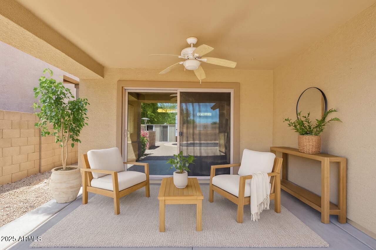 2136 W GOLDMINE MOUNTAIN Drive