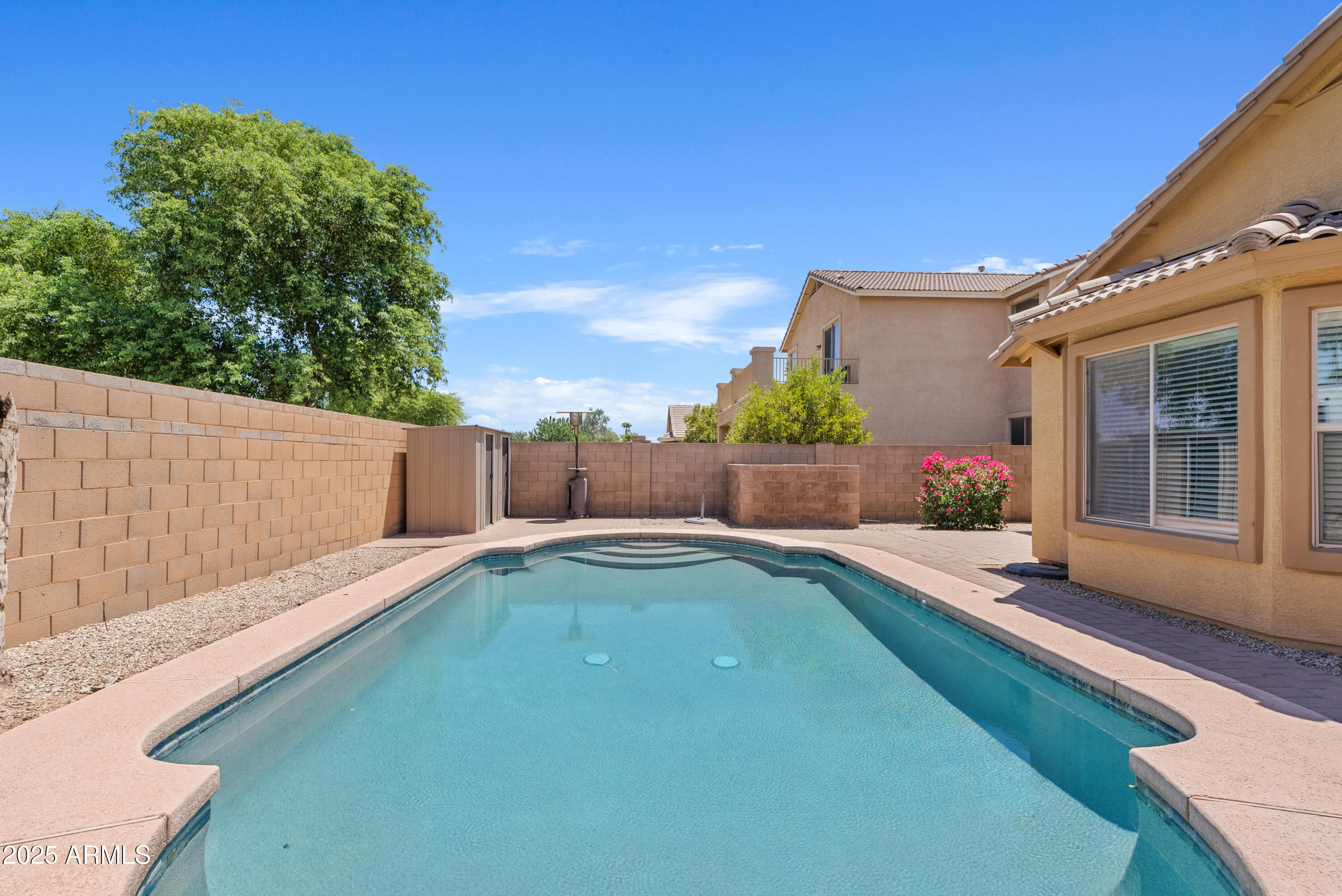 2136 W GOLDMINE MOUNTAIN Drive