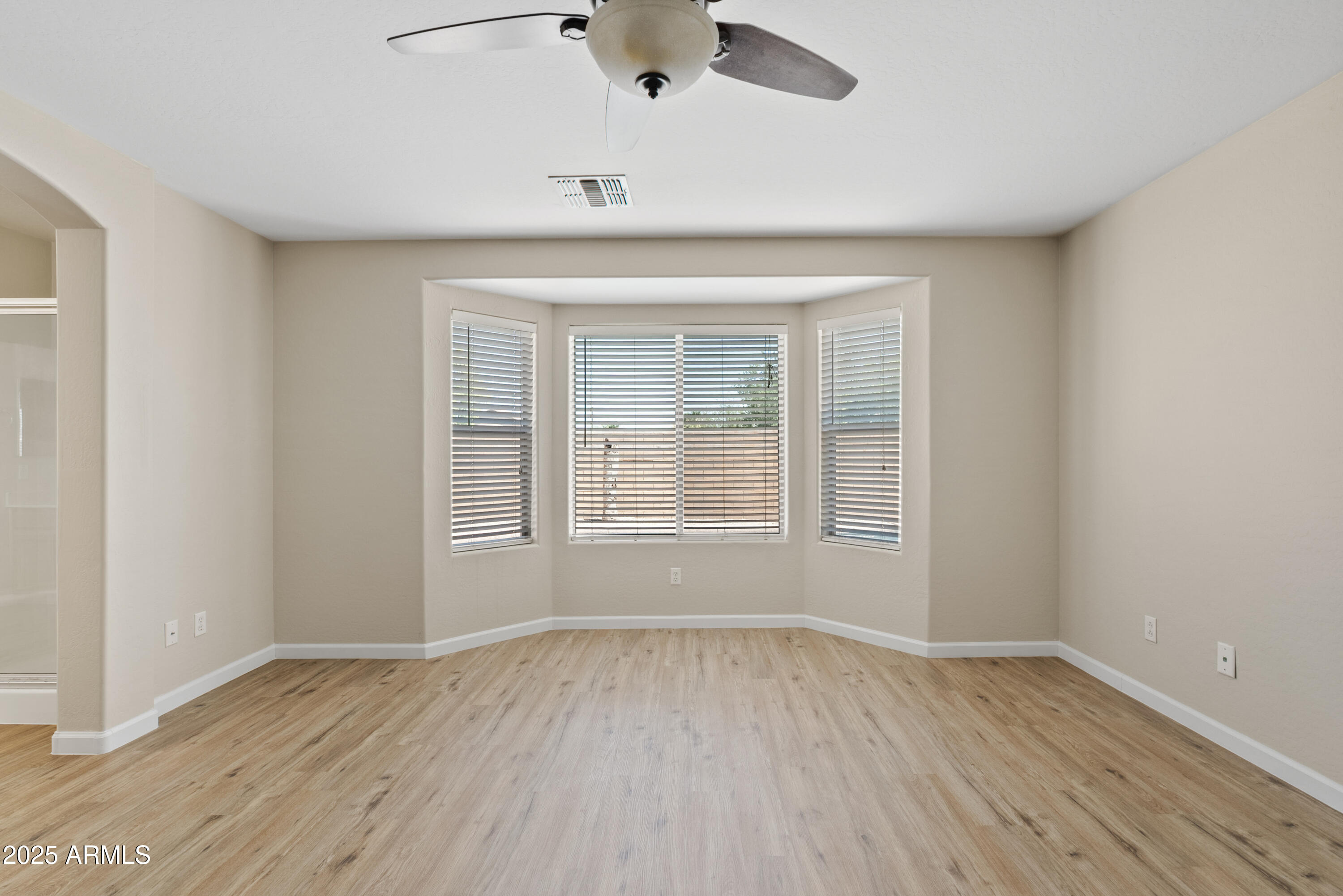 2136 W GOLDMINE MOUNTAIN Drive