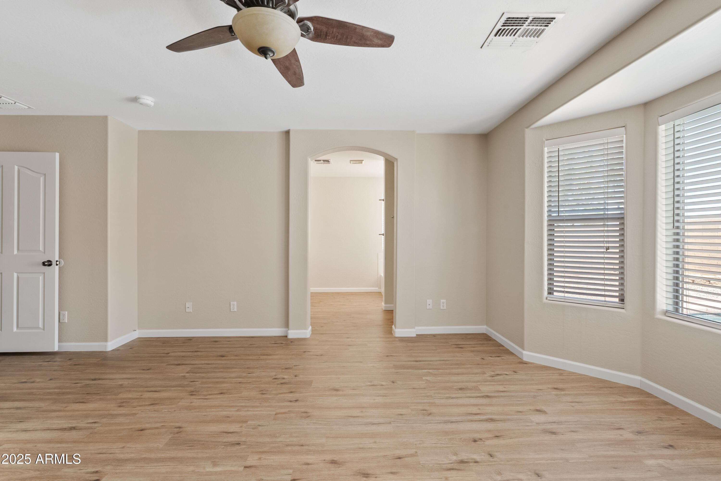 2136 W GOLDMINE MOUNTAIN Drive